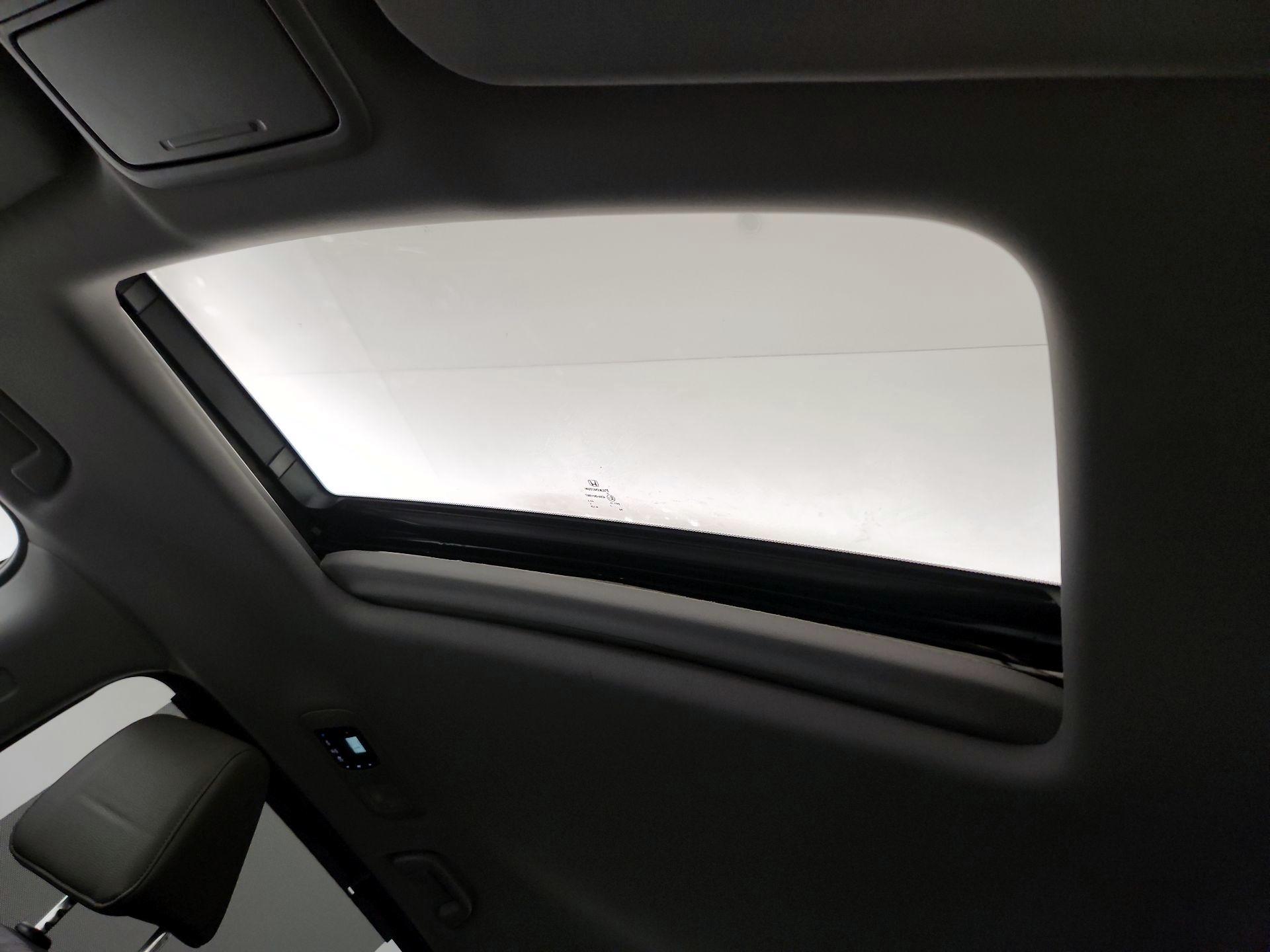 Thumbnail: 2018 Honda Odyssey - 17