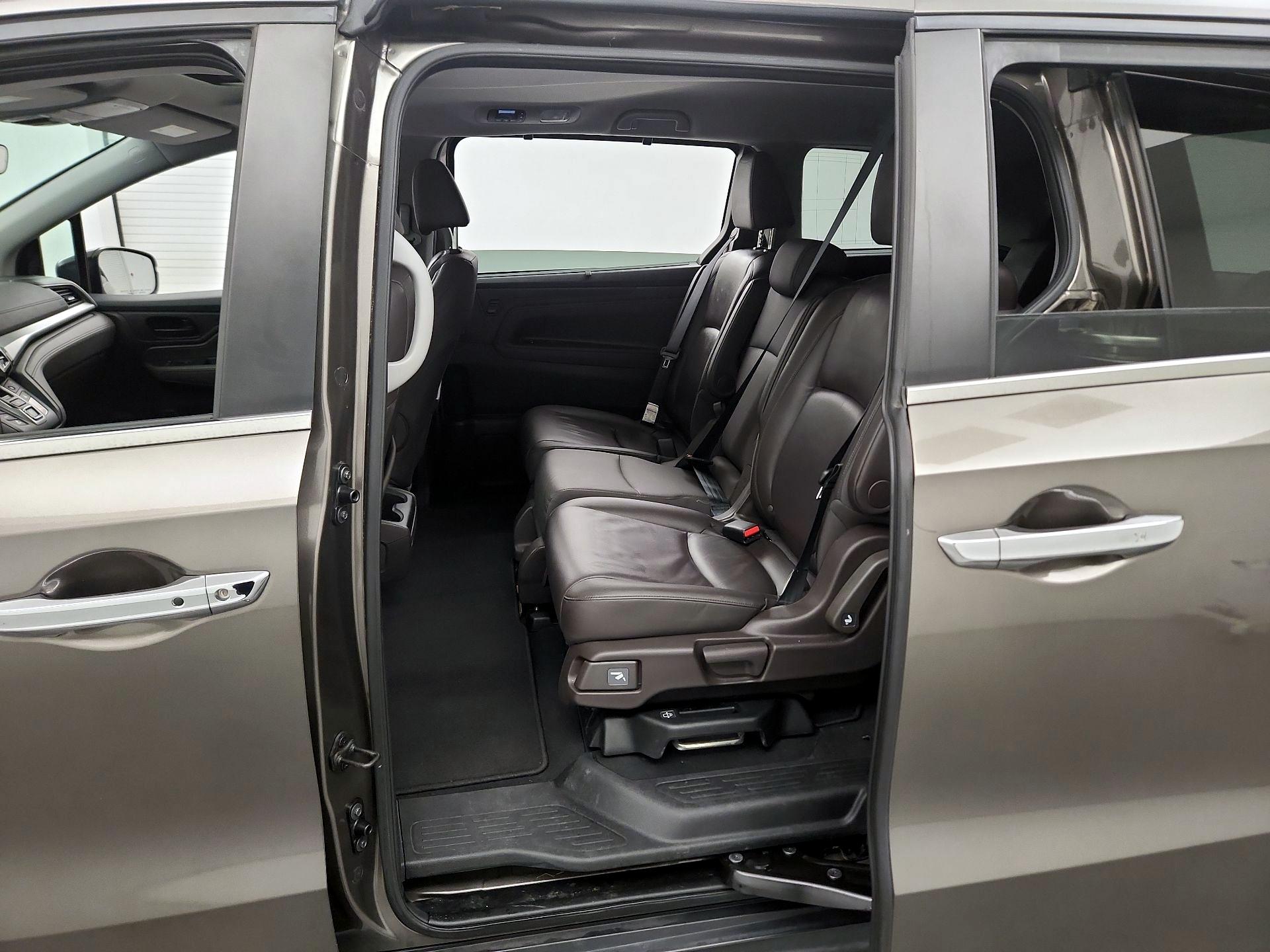 Thumbnail: 2018 Honda Odyssey - 18