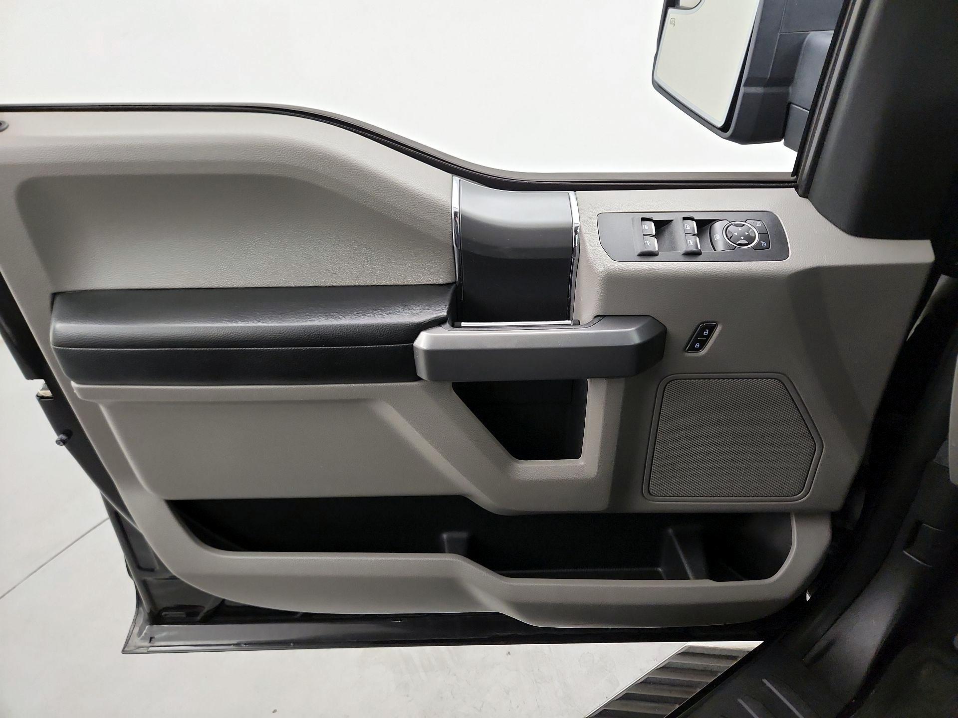 Thumbnail: 2015 Ford F-150 - 10