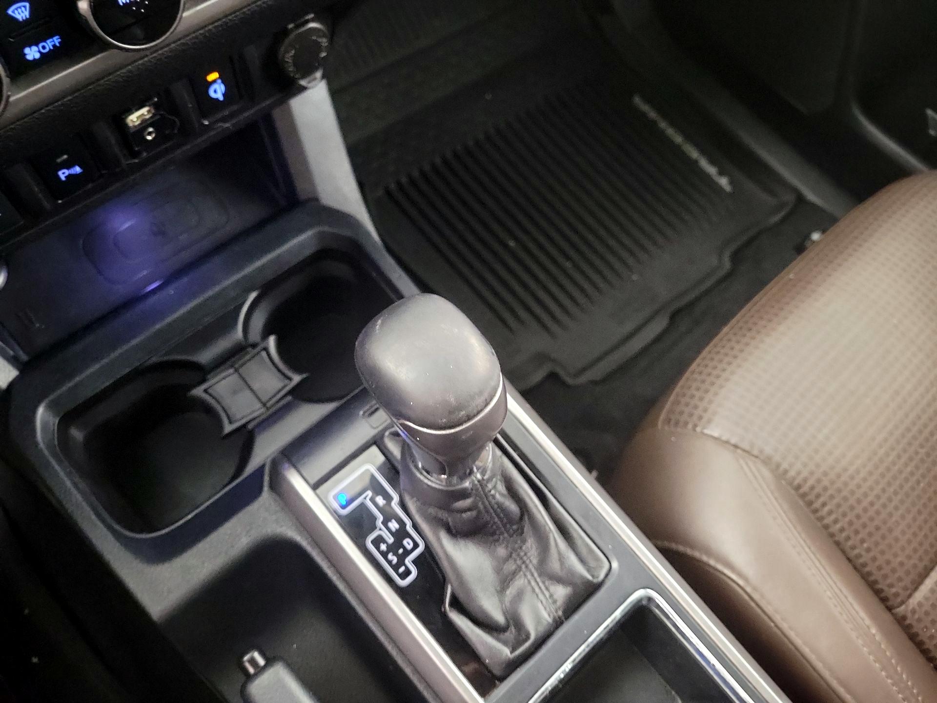 Thumbnail: 2017 Toyota Tacoma - 15