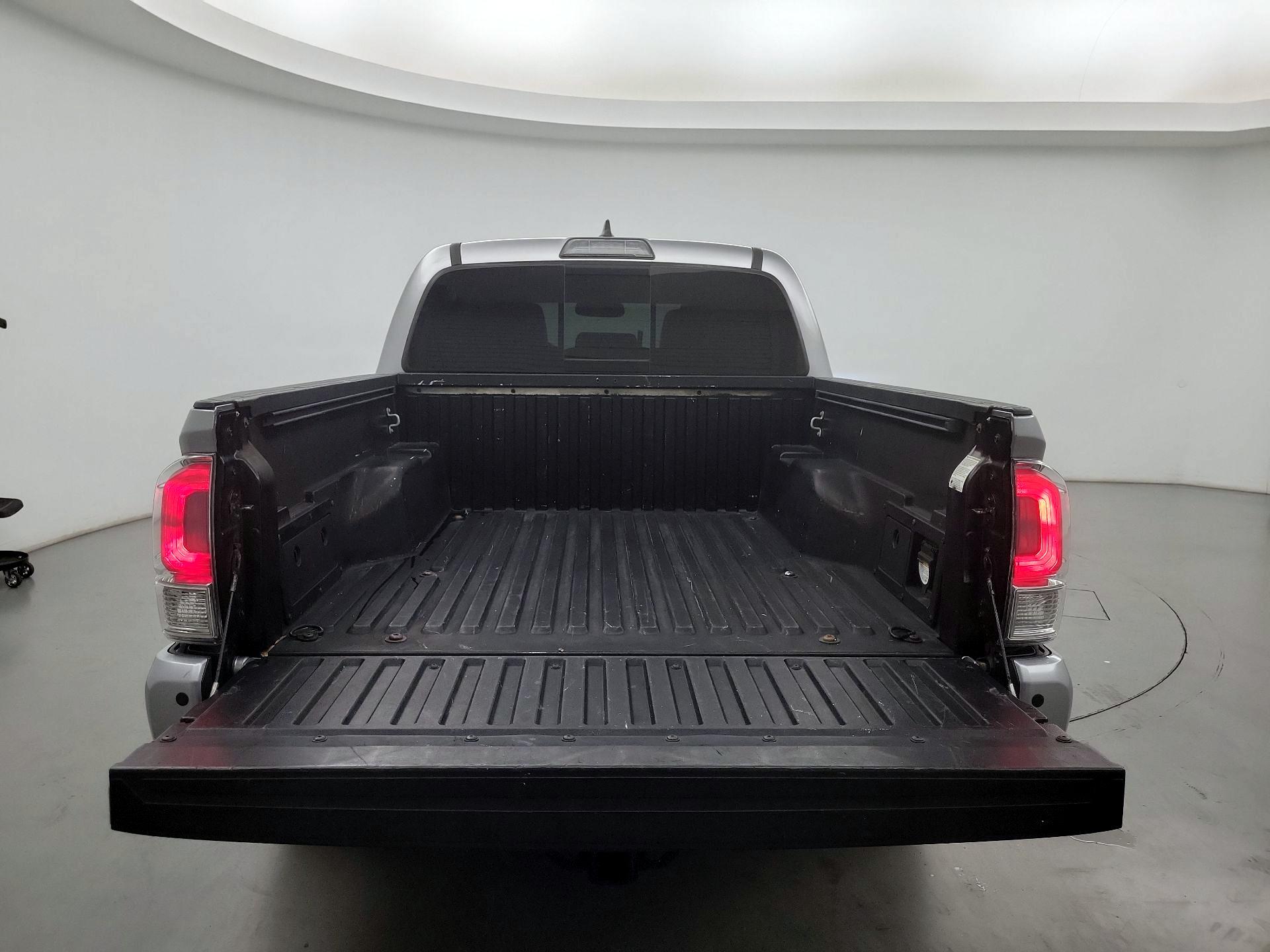 Thumbnail: 2017 Toyota Tacoma - 19