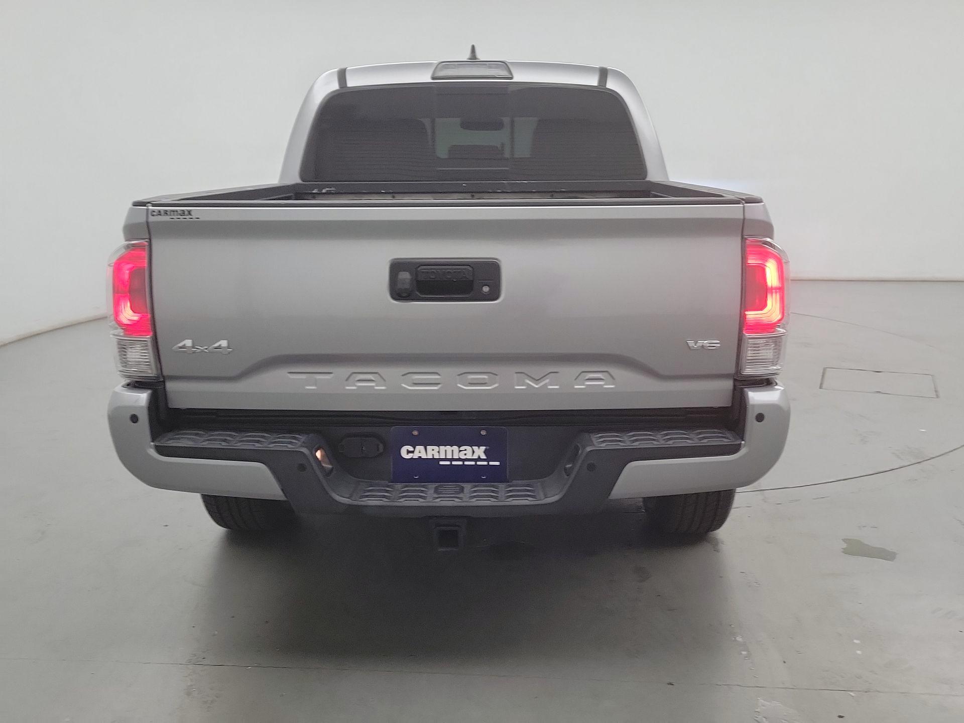 Thumbnail: 2017 Toyota Tacoma - 6