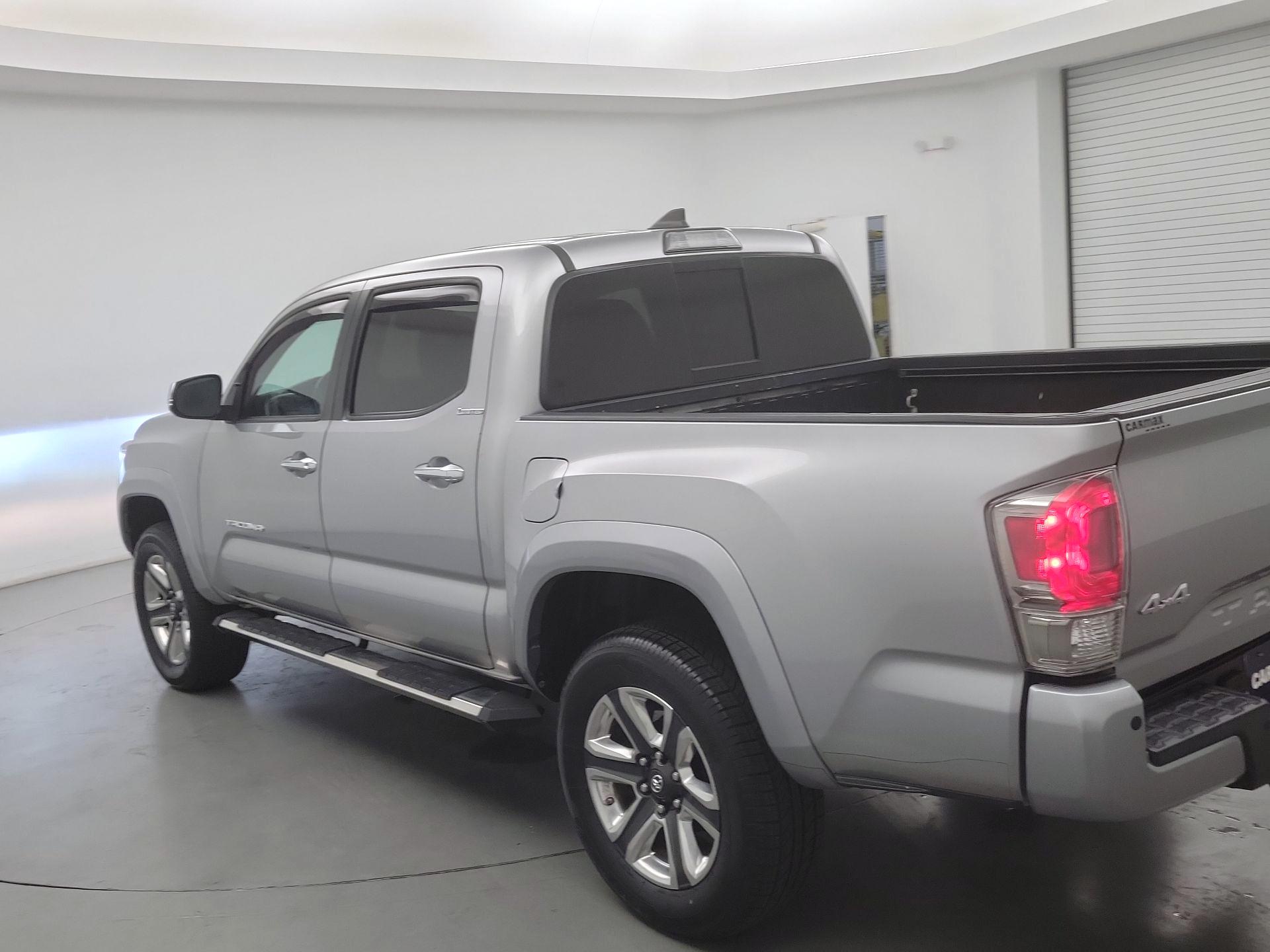 Thumbnail: 2017 Toyota Tacoma - 7