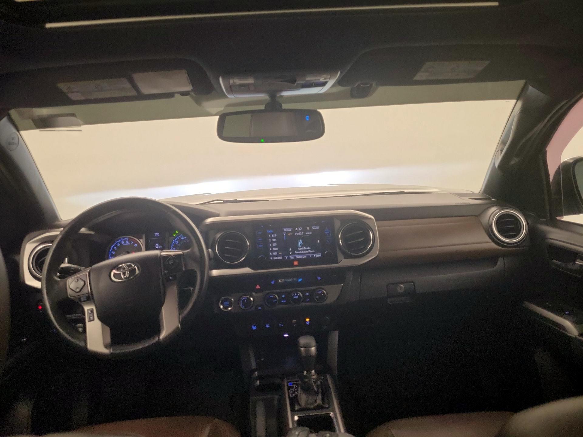 Thumbnail: 2017 Toyota Tacoma - 8