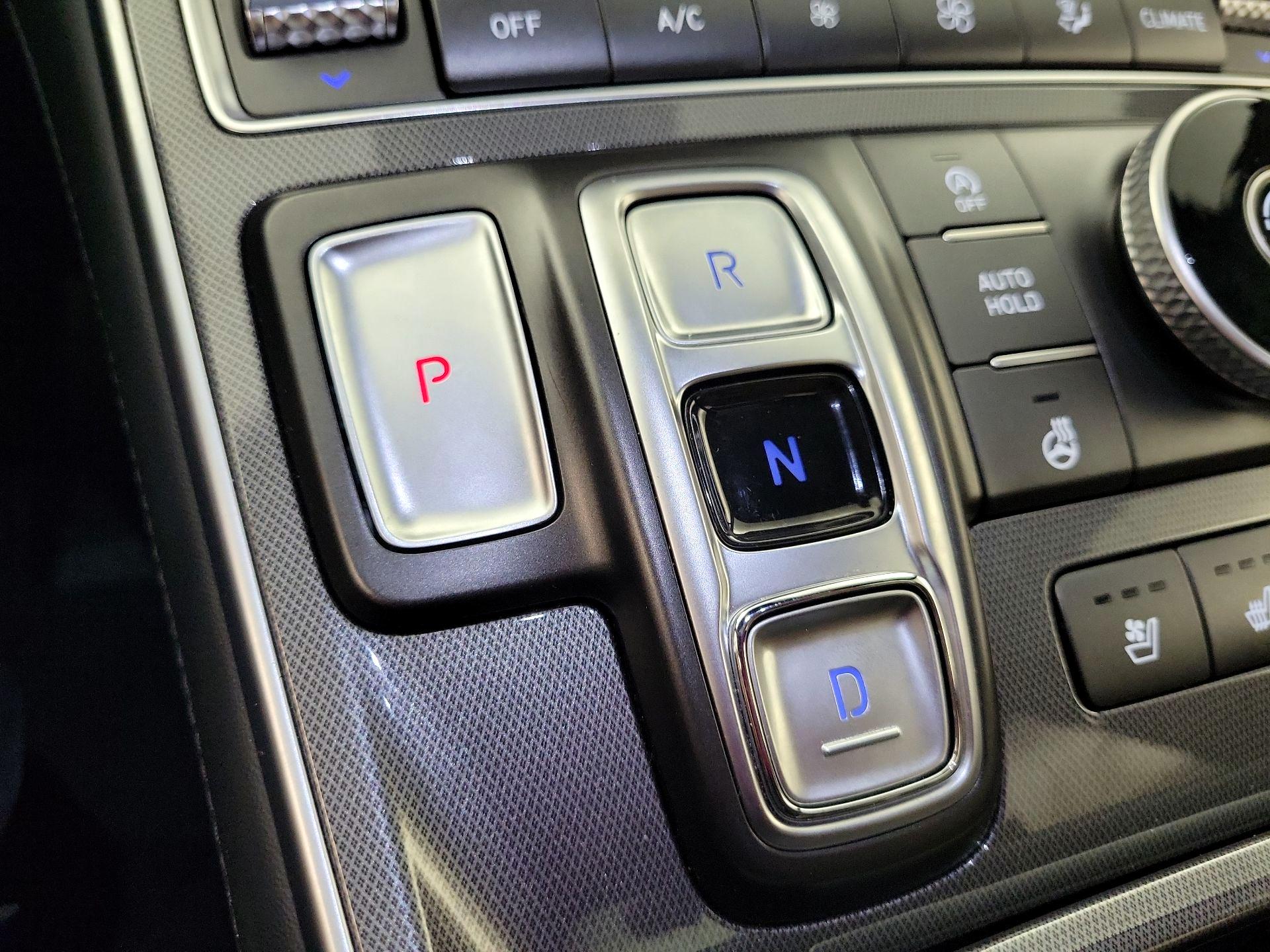 Thumbnail: 2022 Hyundai Santa Fe - 16