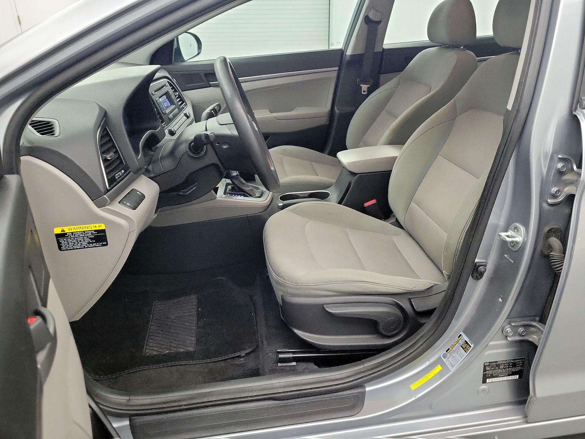 Thumbnail: 2017 Hyundai Elantra - 9