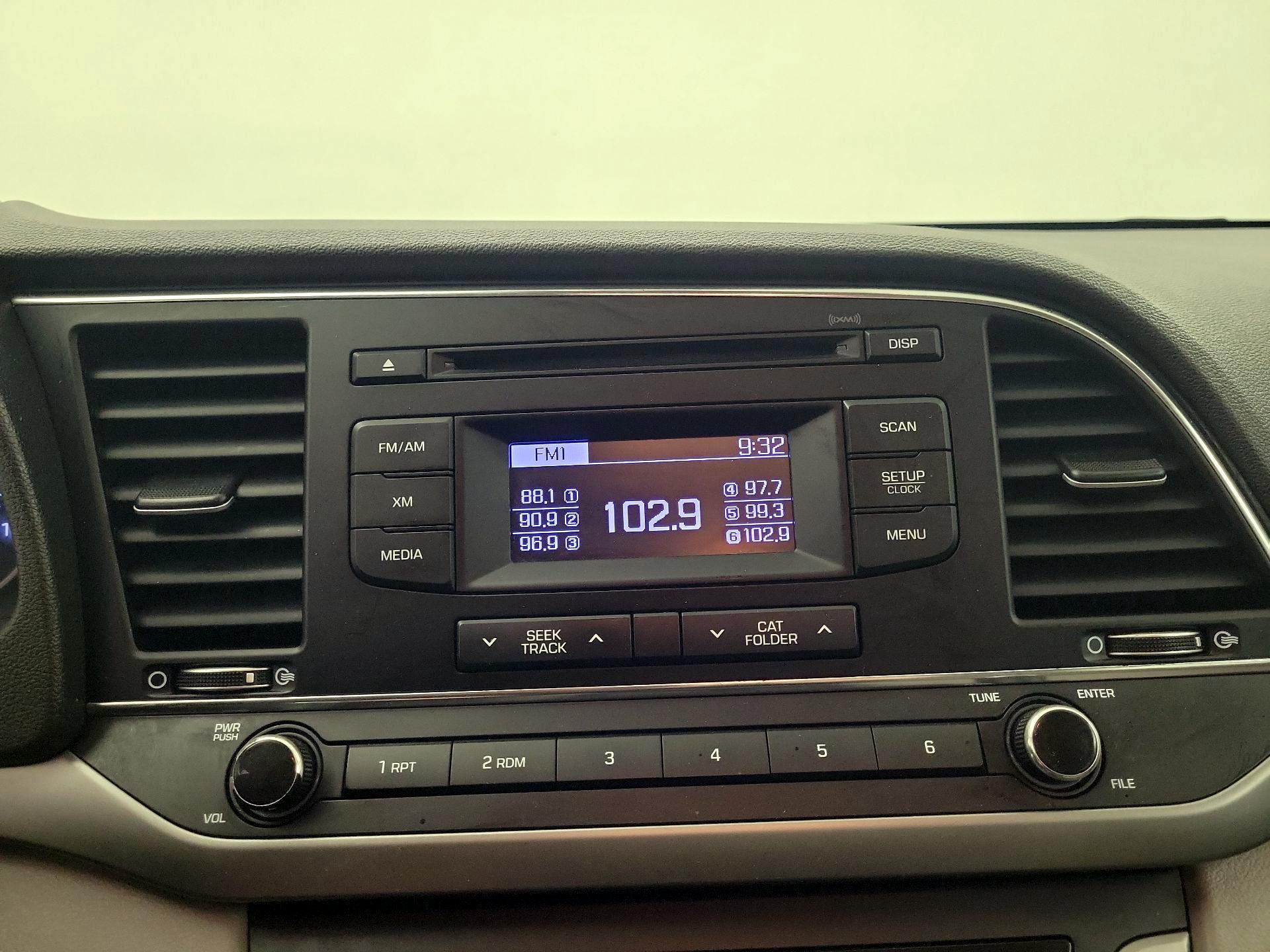 Thumbnail: 2017 Hyundai Elantra - 12