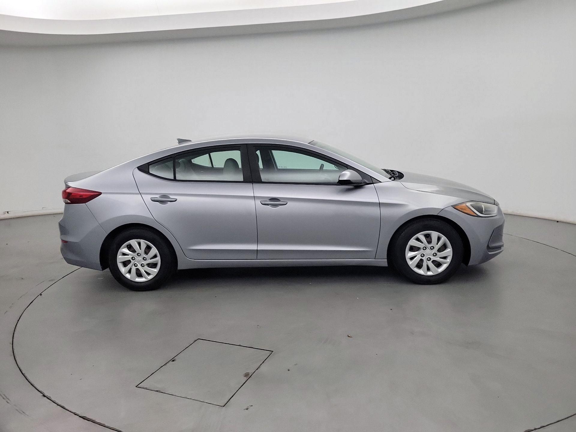 Thumbnail: 2017 Hyundai Elantra - 4