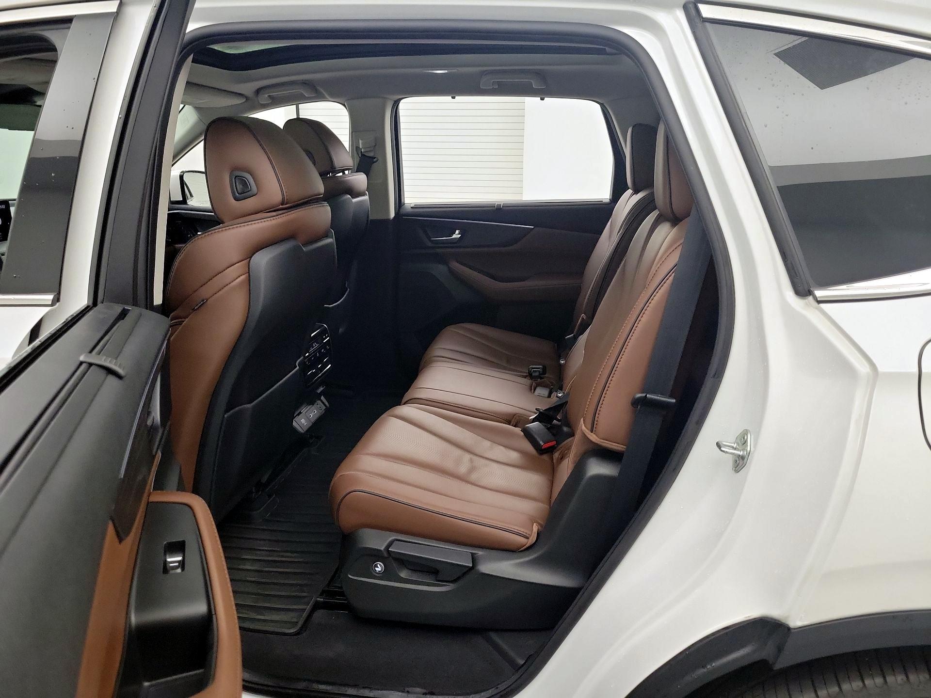 Thumbnail: 2023 Acura MDX - 19