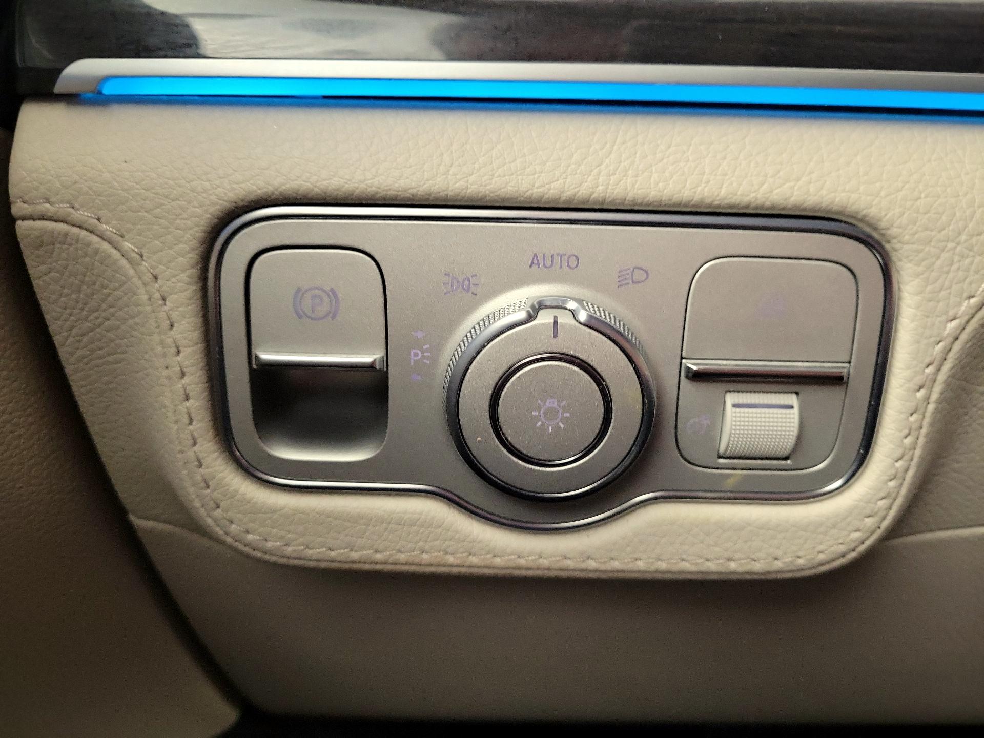 Thumbnail: 2020 Mercedes-Benz GLE - 11