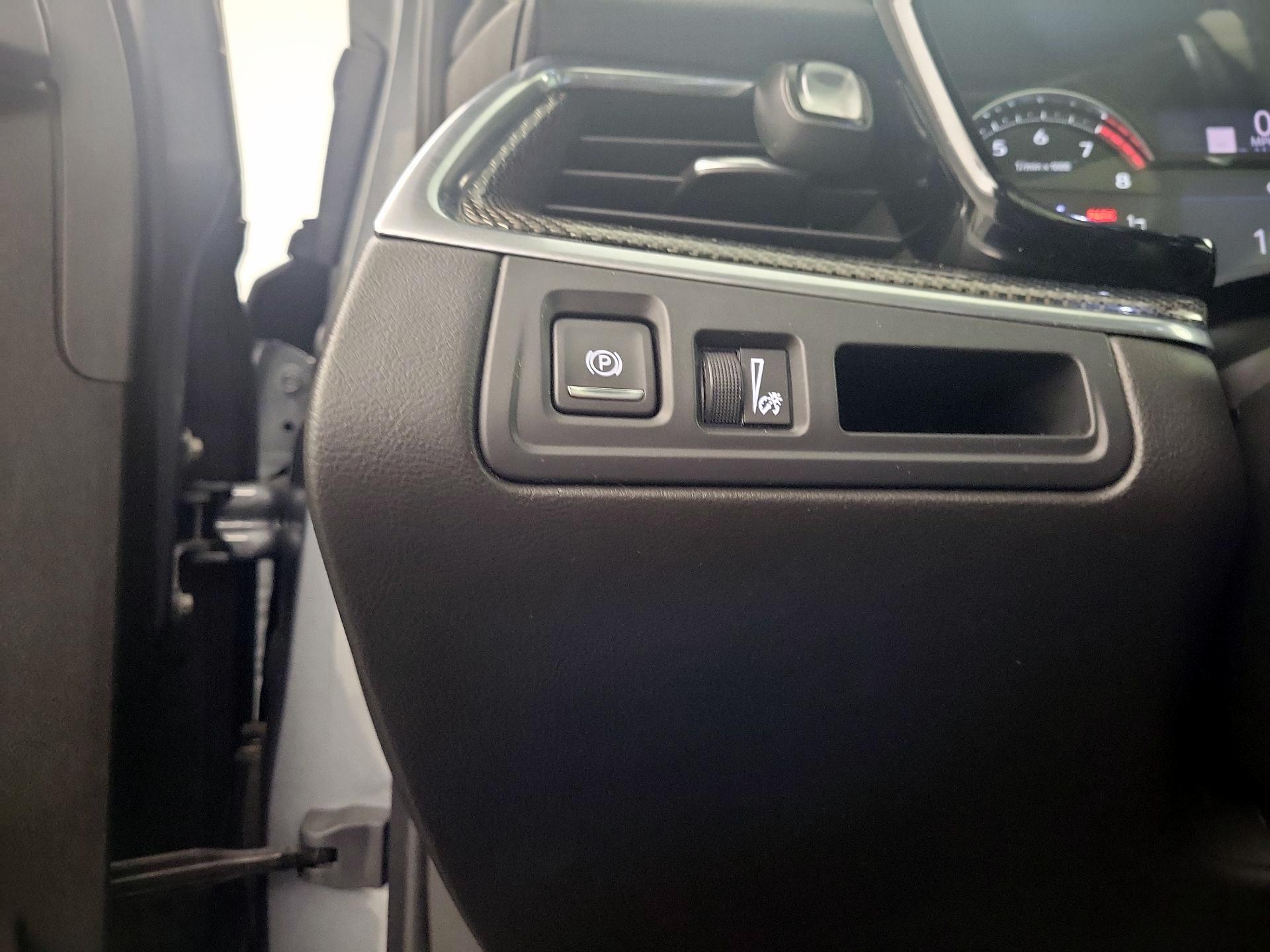 Thumbnail: 2021 Cadillac XT5 - 11