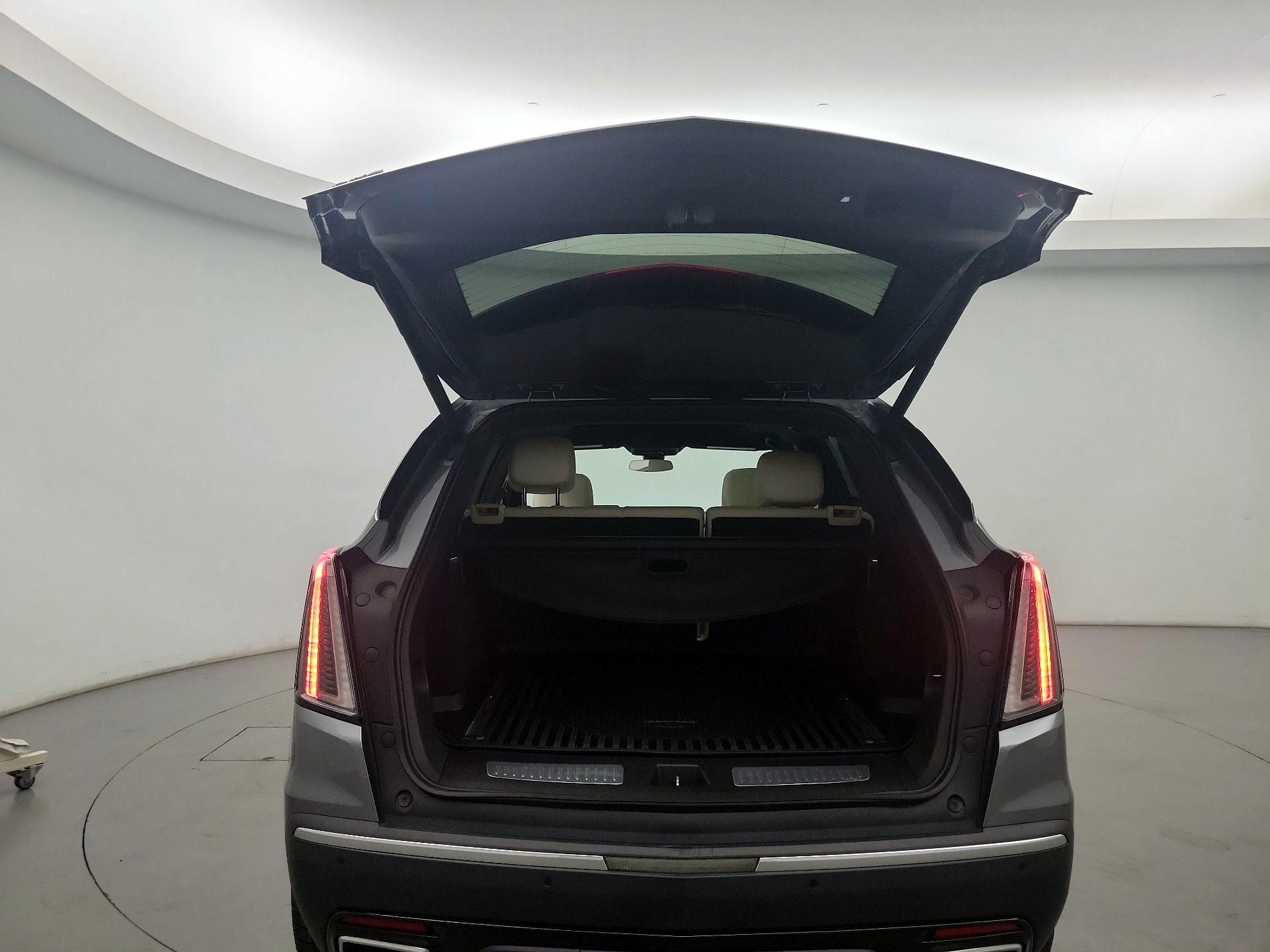 Thumbnail: 2021 Cadillac XT5 - 19