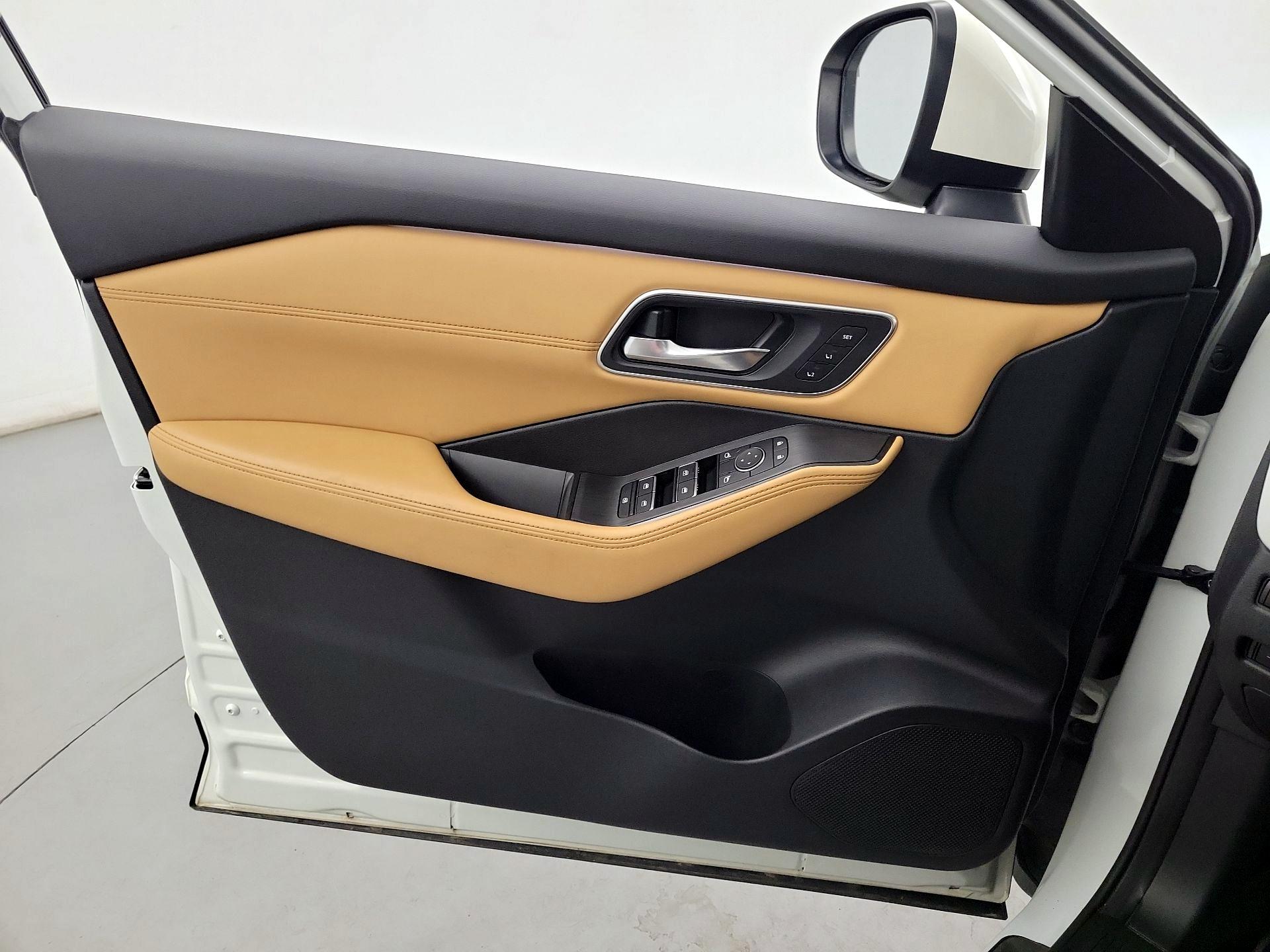 Thumbnail: 2023 Nissan Rogue - 10