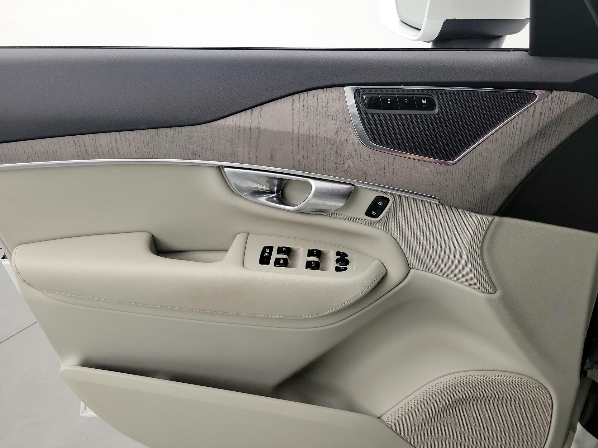 Thumbnail: 2023 Volvo XC90 - 10