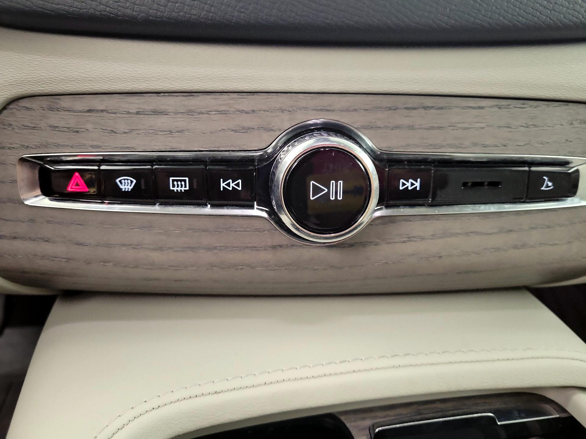 Thumbnail: 2023 Volvo XC90 - 14