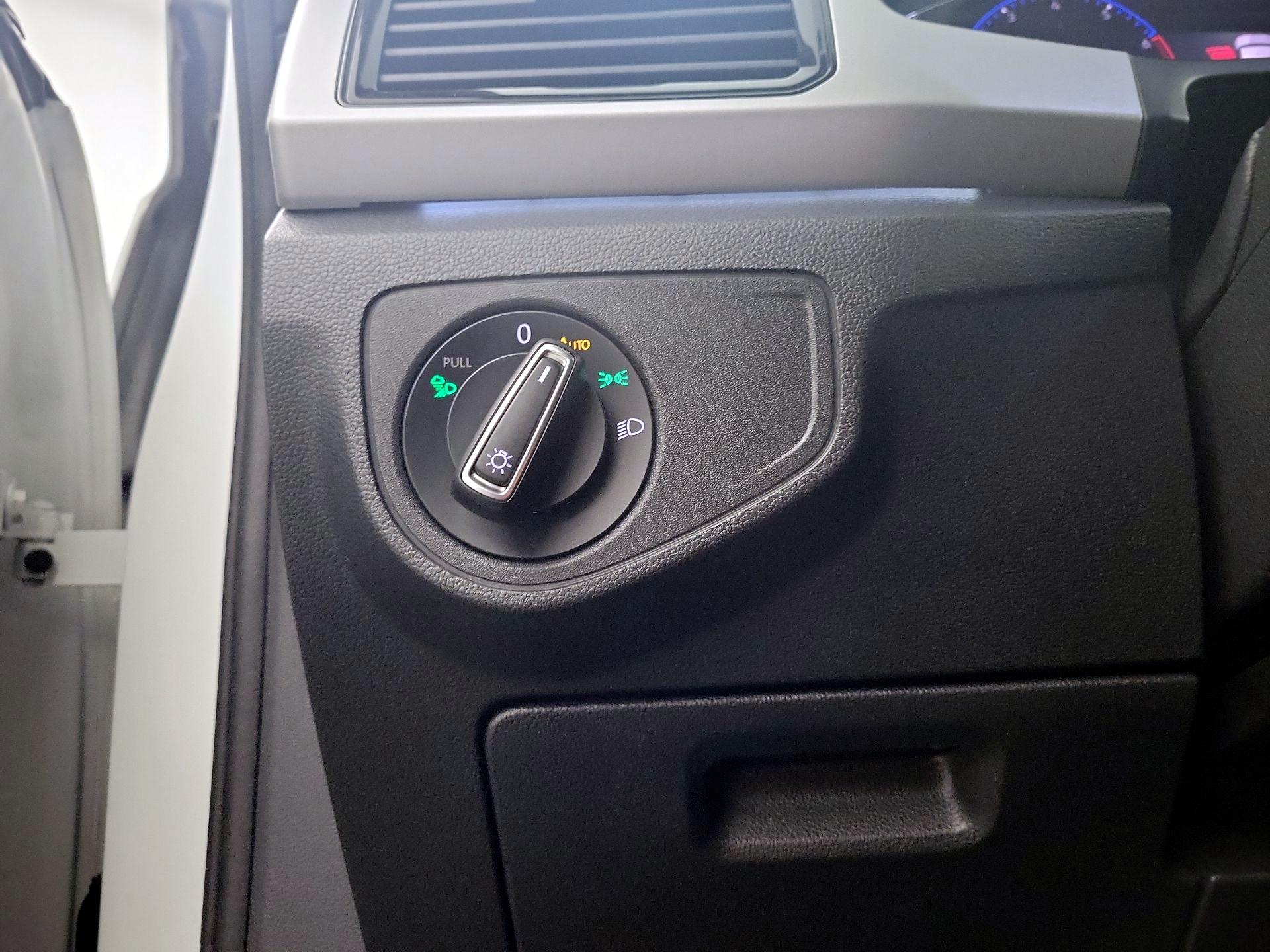 Thumbnail: 2021 Volkswagen Atlas - 11