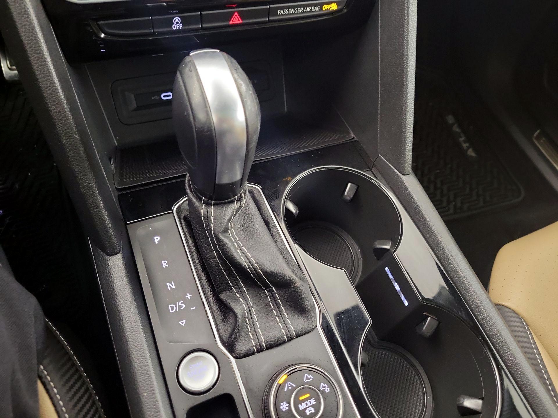 Thumbnail: 2021 Volkswagen Atlas - 15