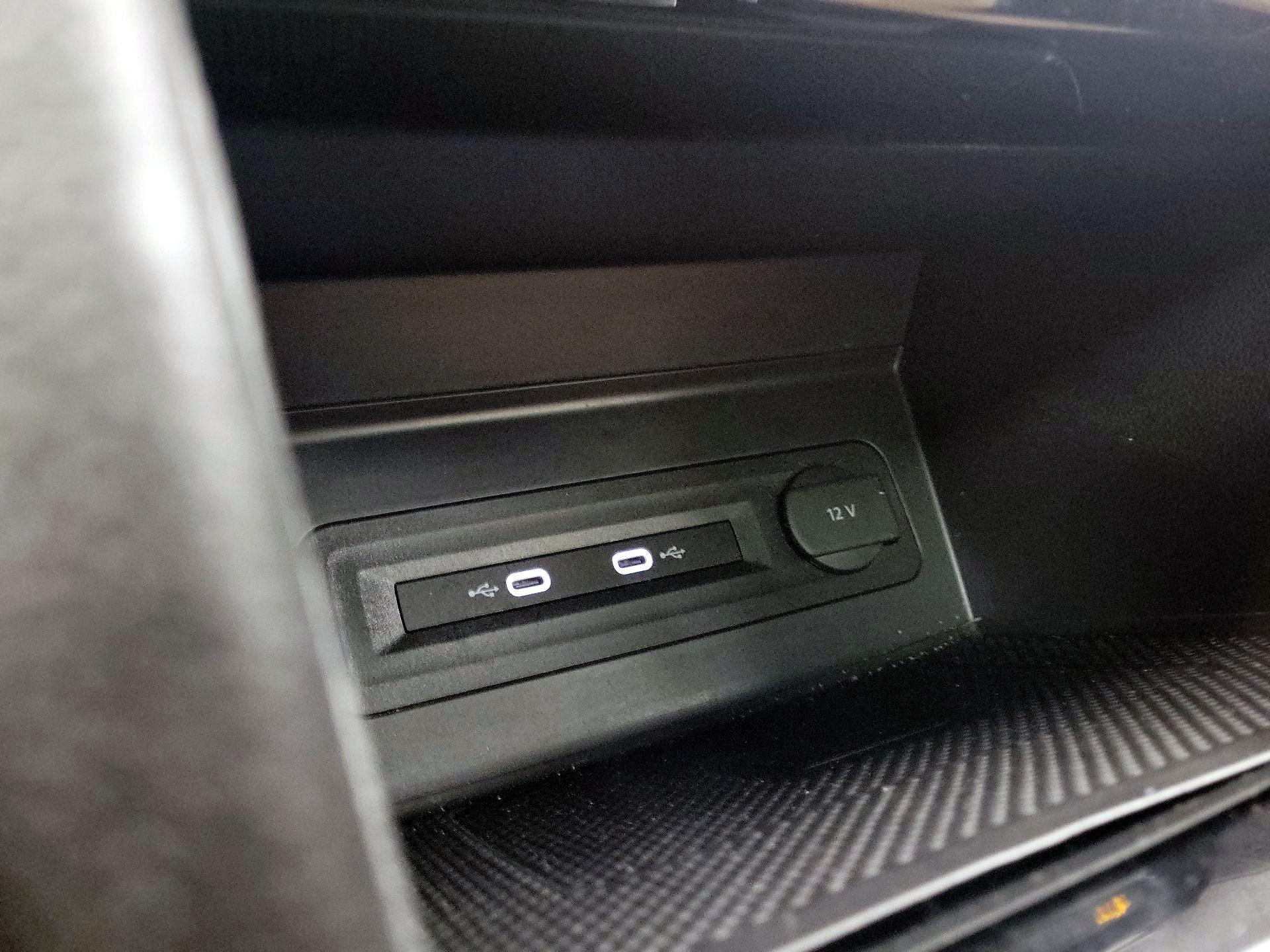 Thumbnail: 2021 Volkswagen Atlas - 16