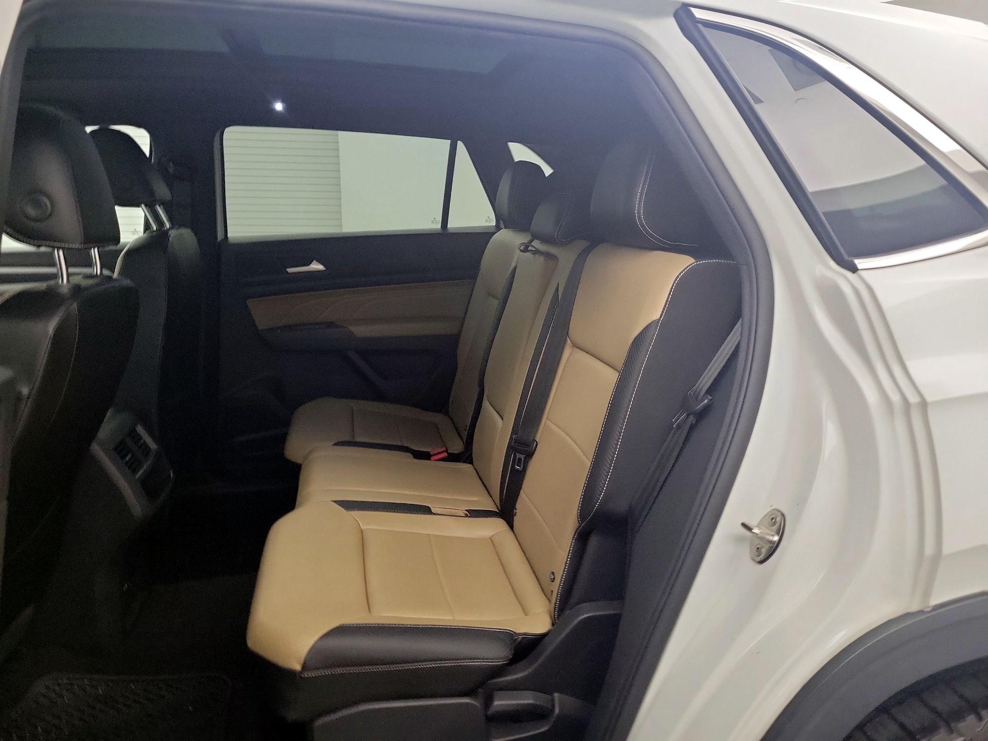 Thumbnail: 2021 Volkswagen Atlas - 18