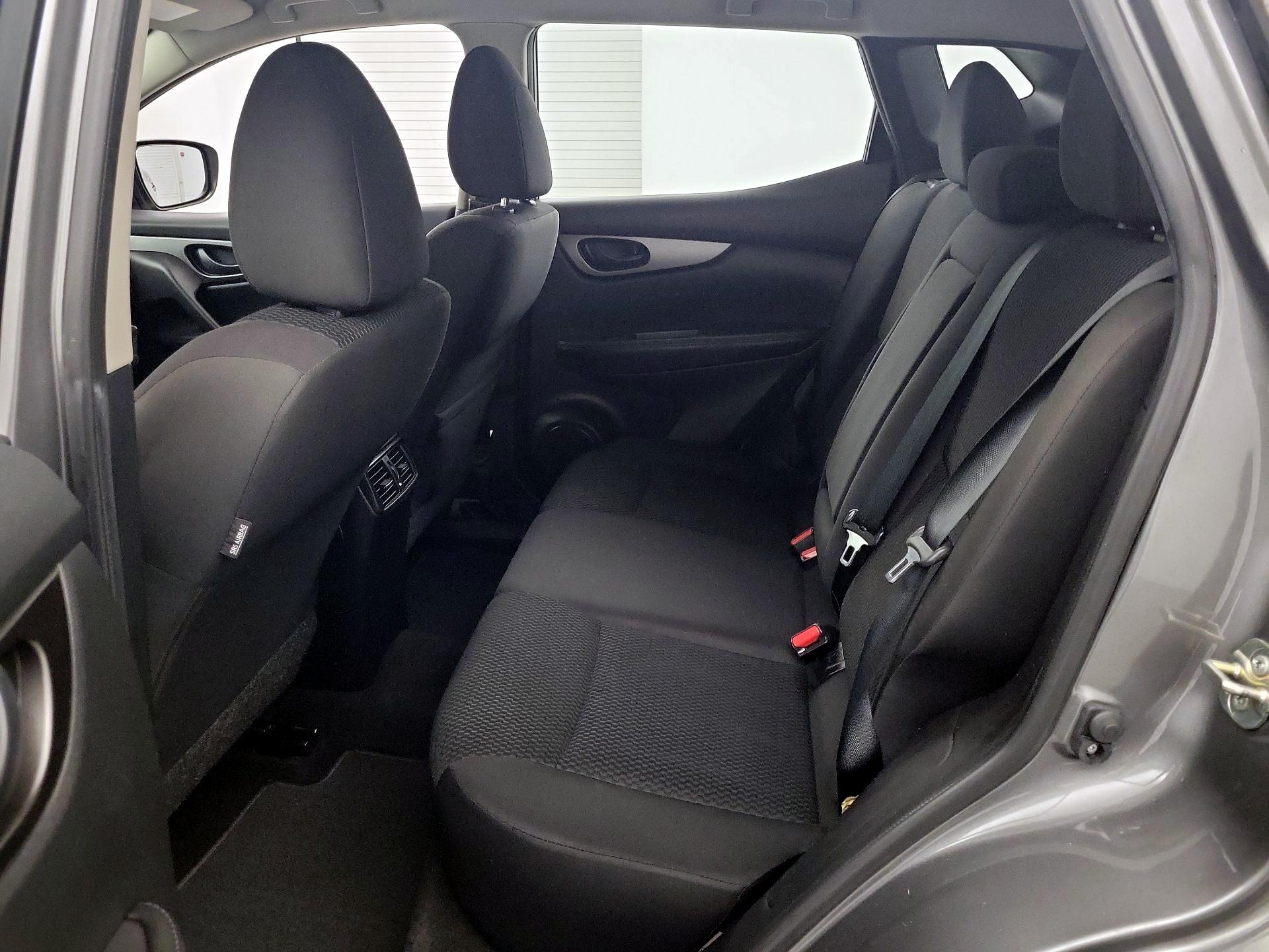 Thumbnail: 2019 Nissan Rogue Sport - 16