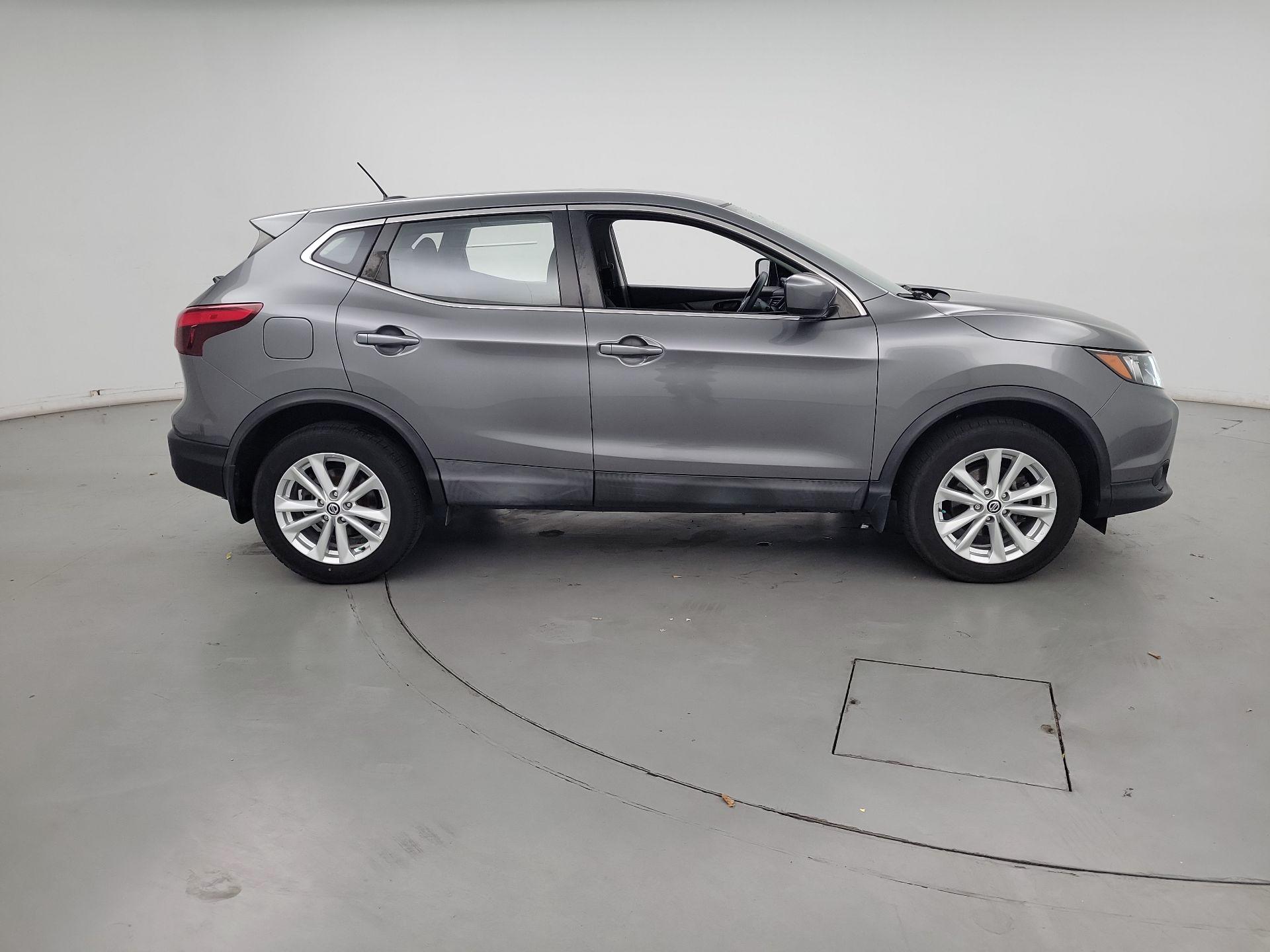 Thumbnail: 2019 Nissan Rogue Sport - 4