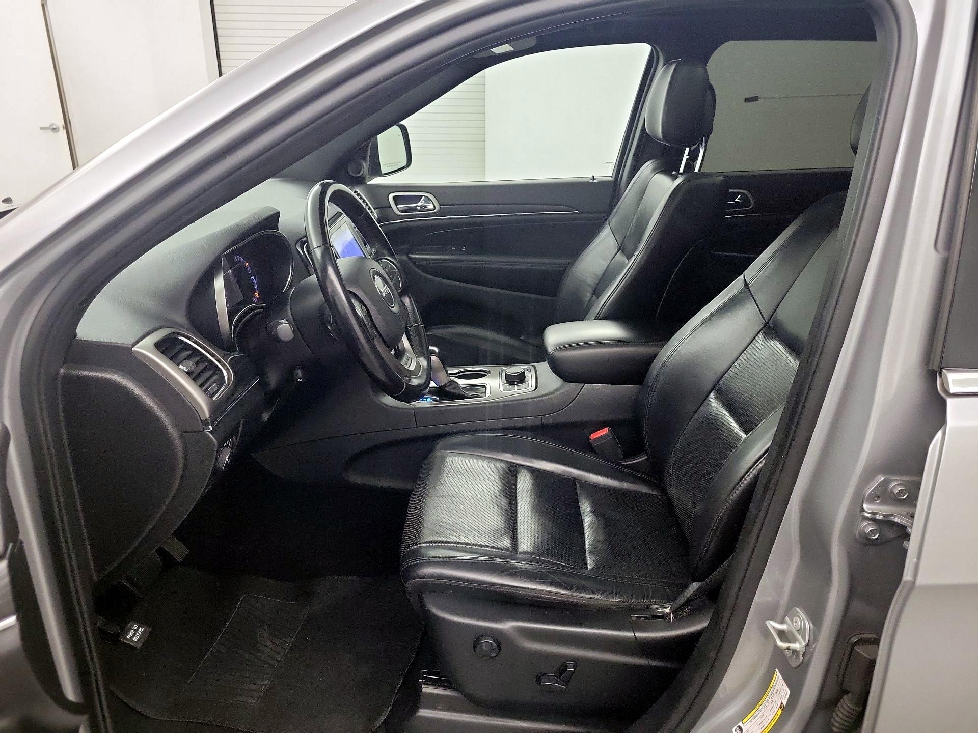 Thumbnail: 2020 Jeep Grand Cherokee - 9