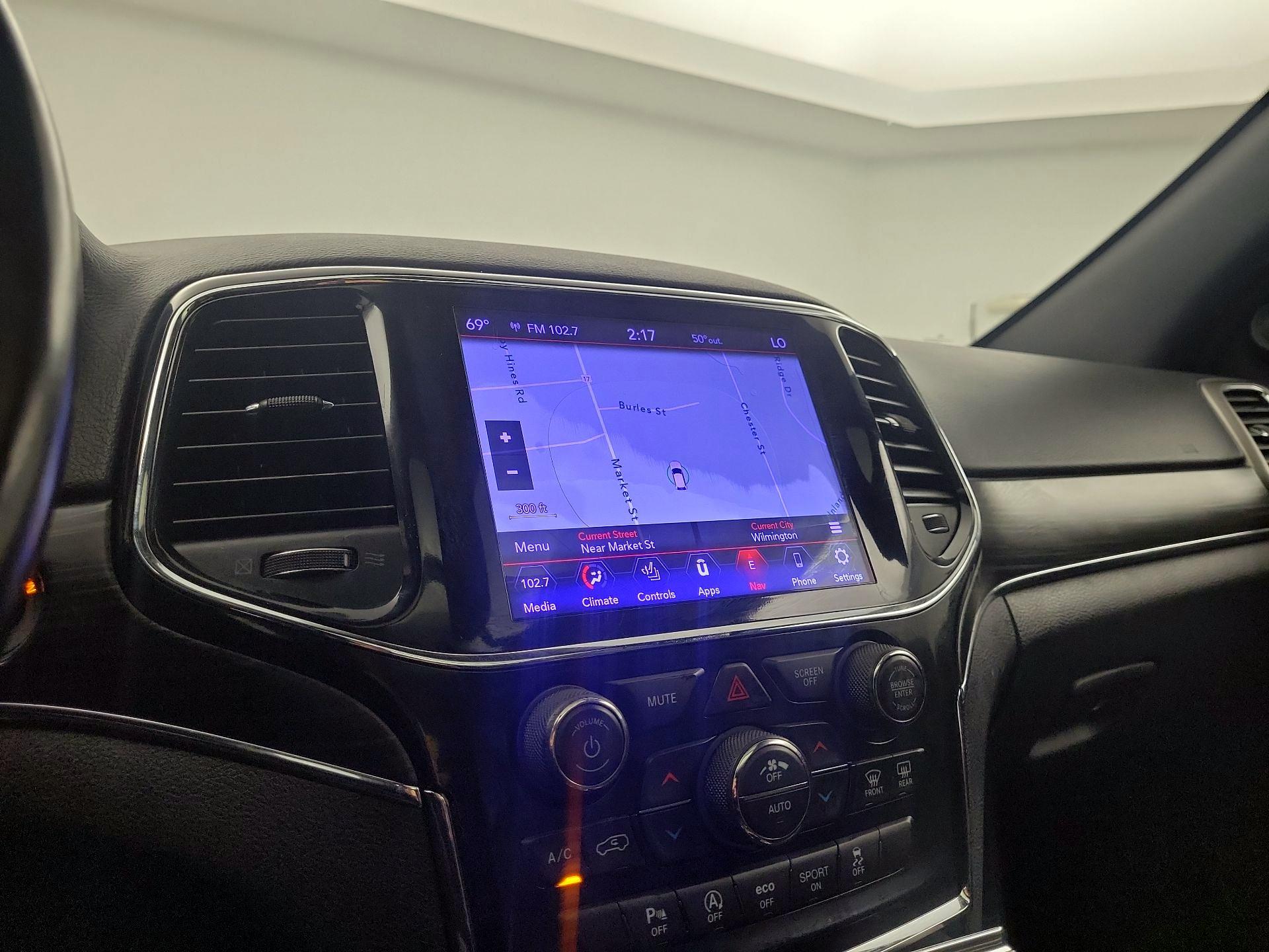 Thumbnail: 2020 Jeep Grand Cherokee - 12