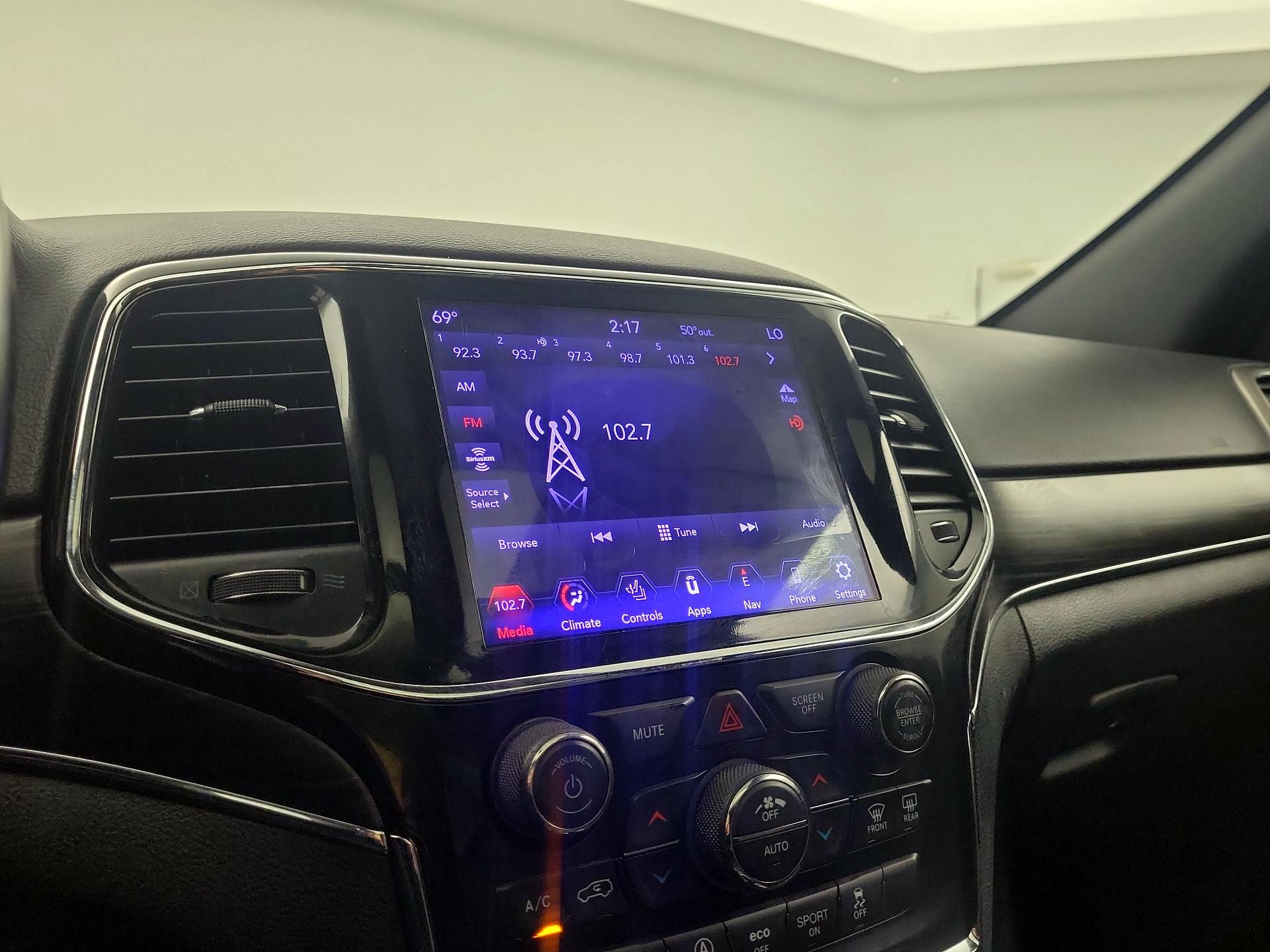 Thumbnail: 2020 Jeep Grand Cherokee - 14