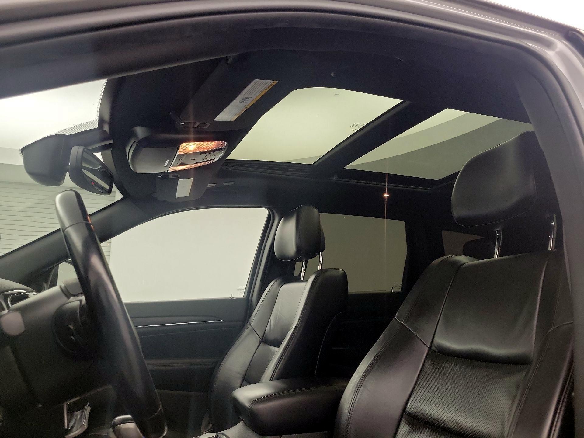 Thumbnail: 2020 Jeep Grand Cherokee - 18