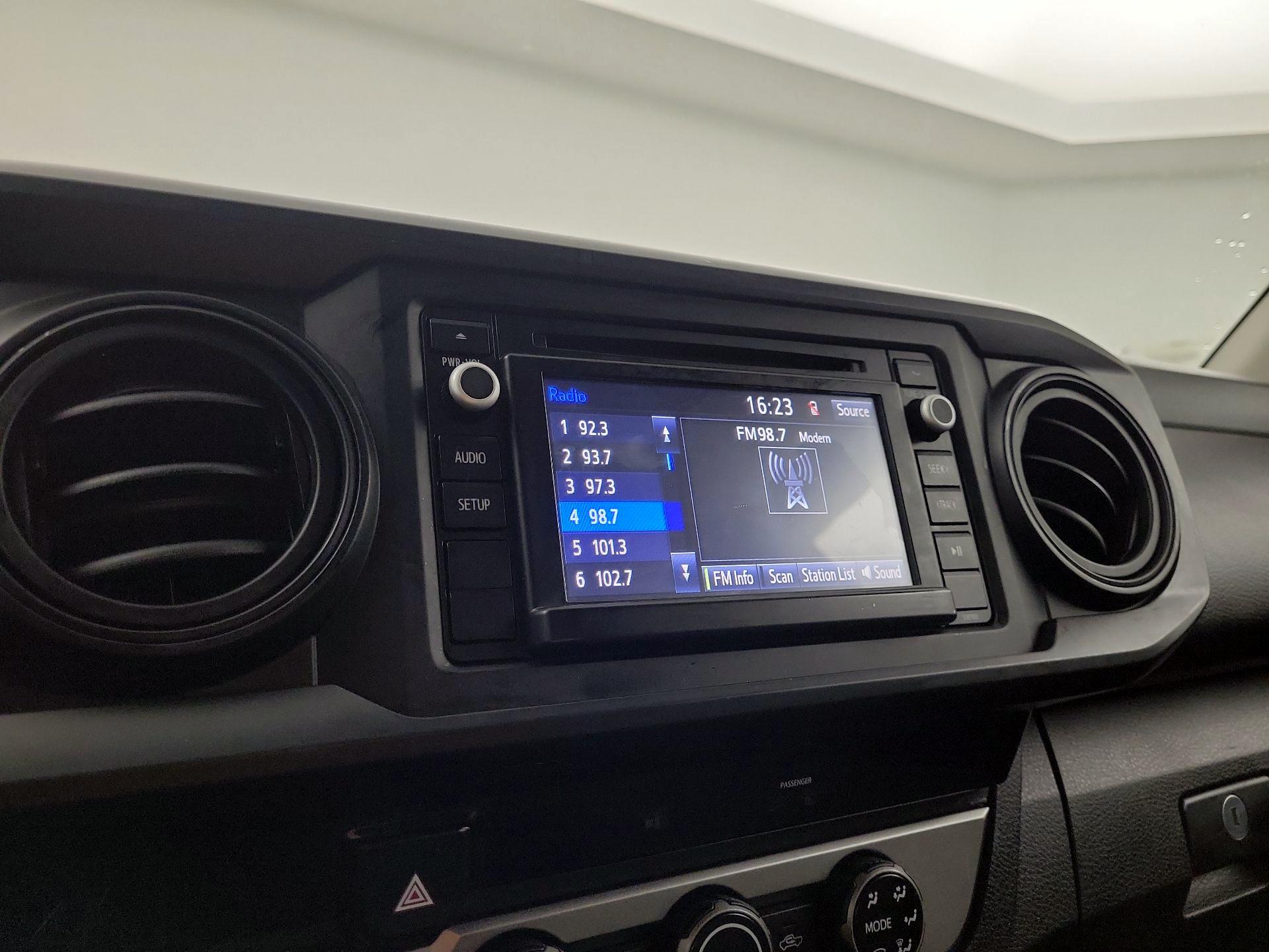 Thumbnail: 2017 Toyota Tacoma - 12