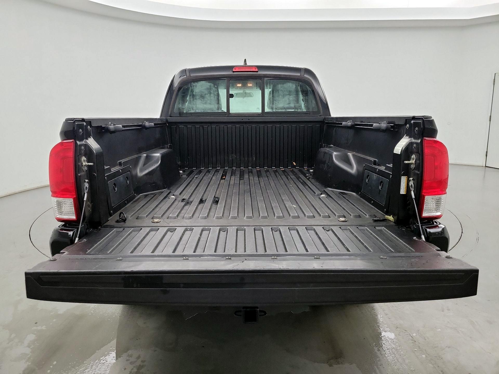 Thumbnail: 2017 Toyota Tacoma - 17