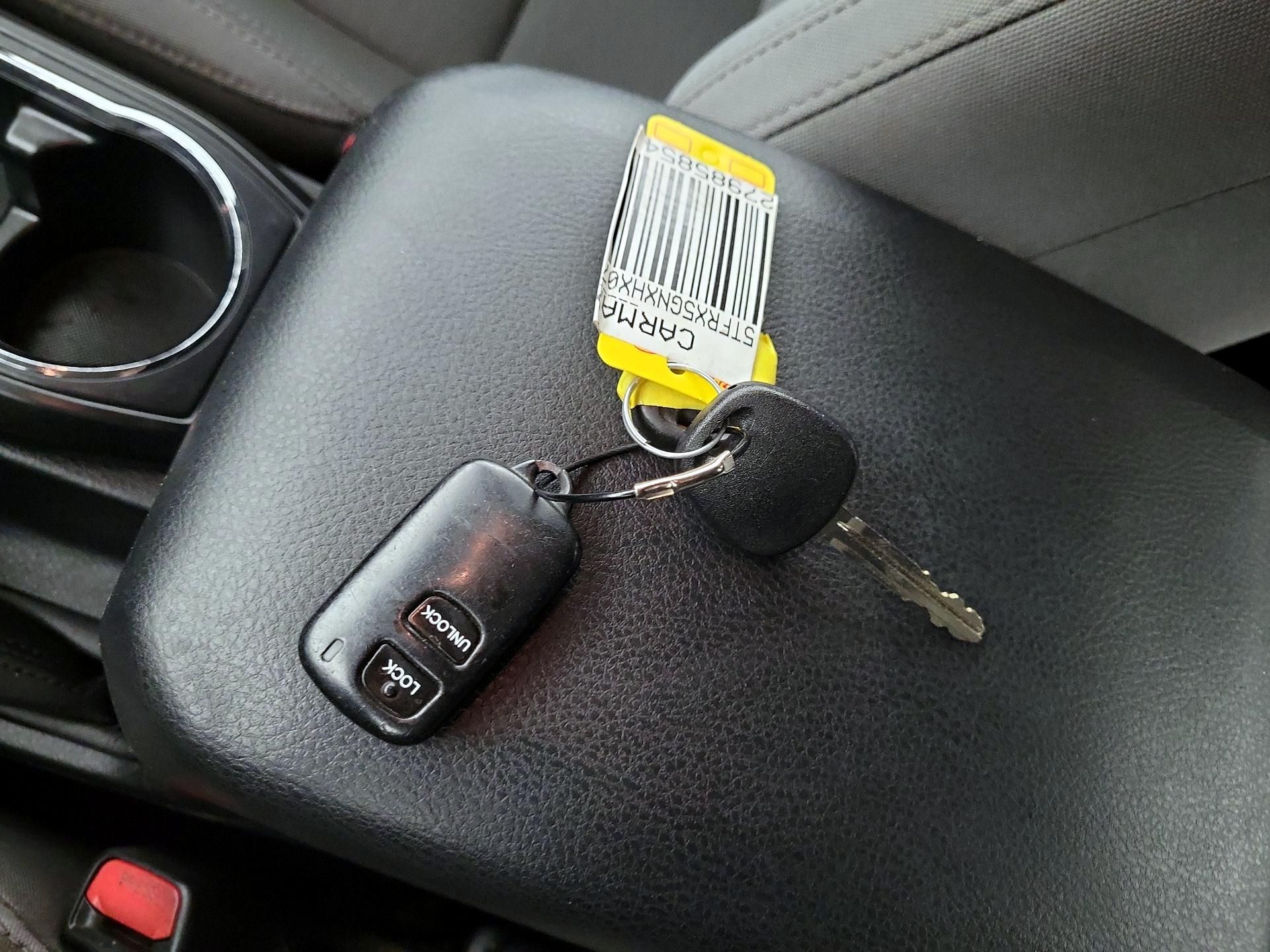 Thumbnail: 2017 Toyota Tacoma - 19