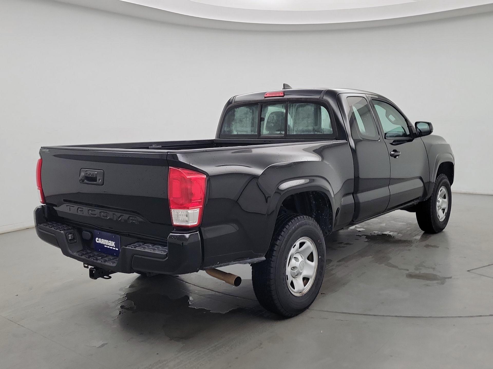 Thumbnail: 2017 Toyota Tacoma - 5