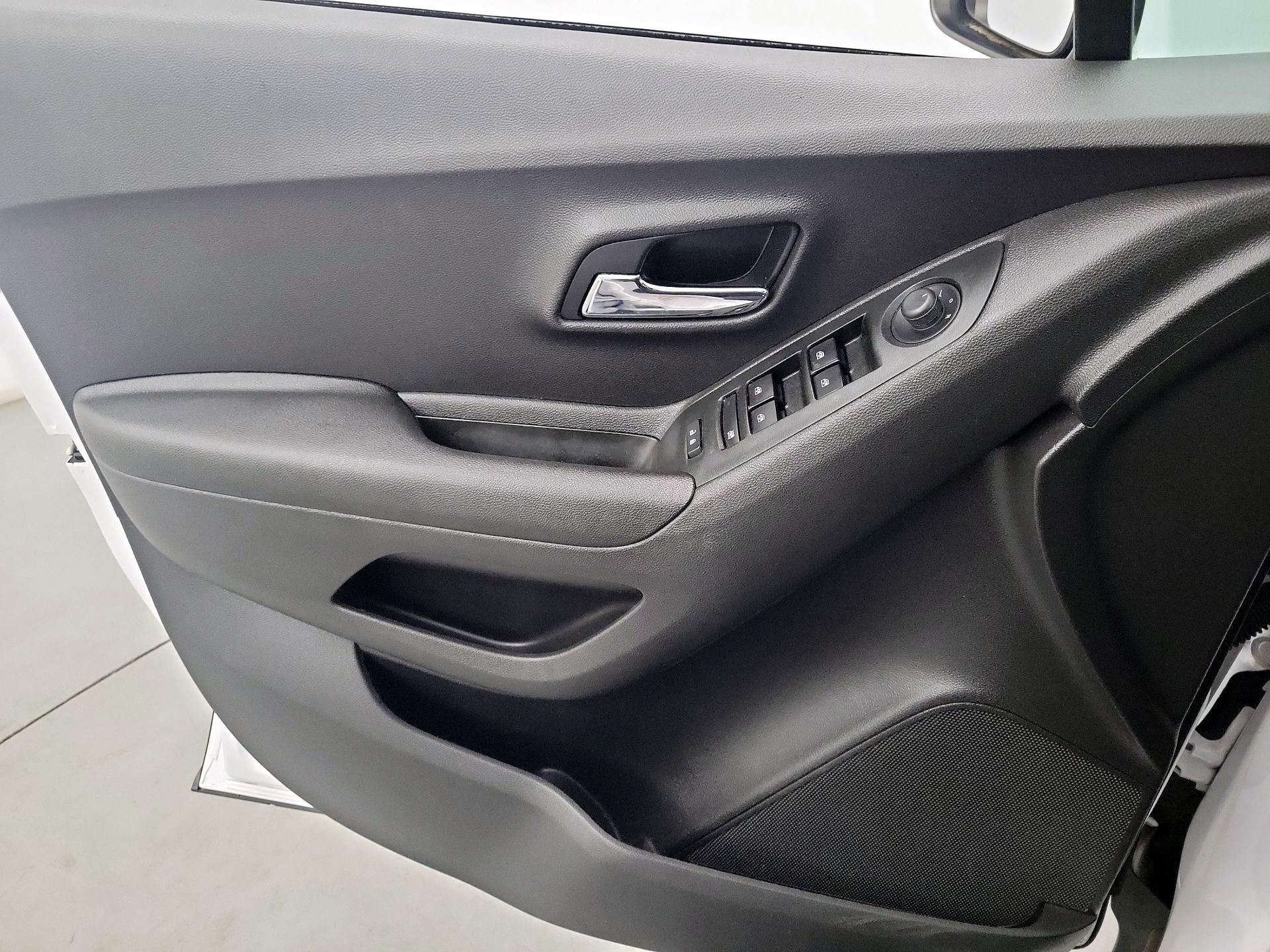 Thumbnail: 2020 Chevrolet Trax - 10