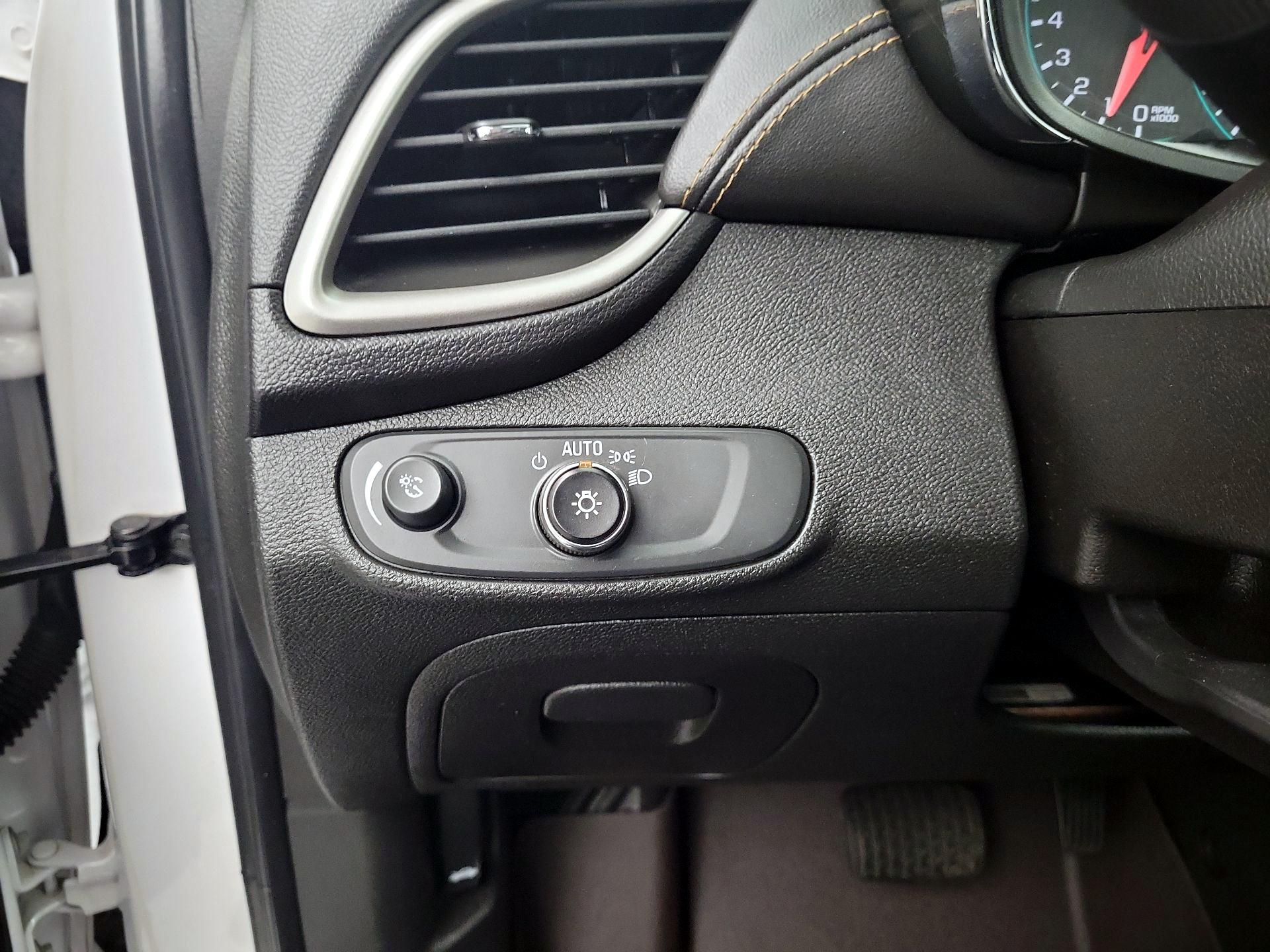 Thumbnail: 2020 Chevrolet Trax - 11