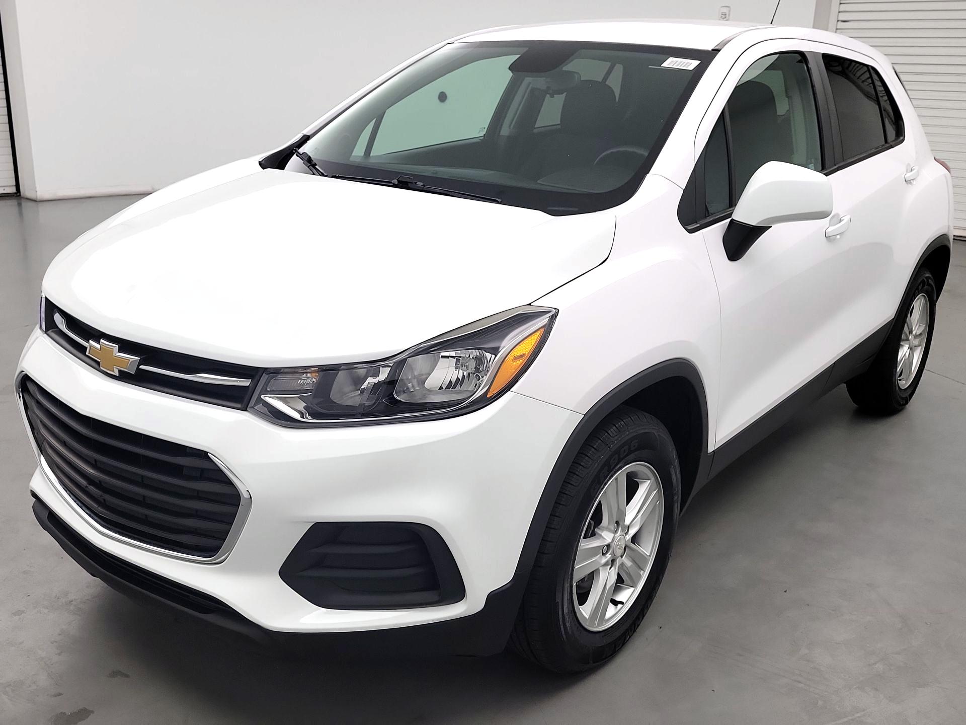 Thumbnail: 2020 Chevrolet Trax - 3