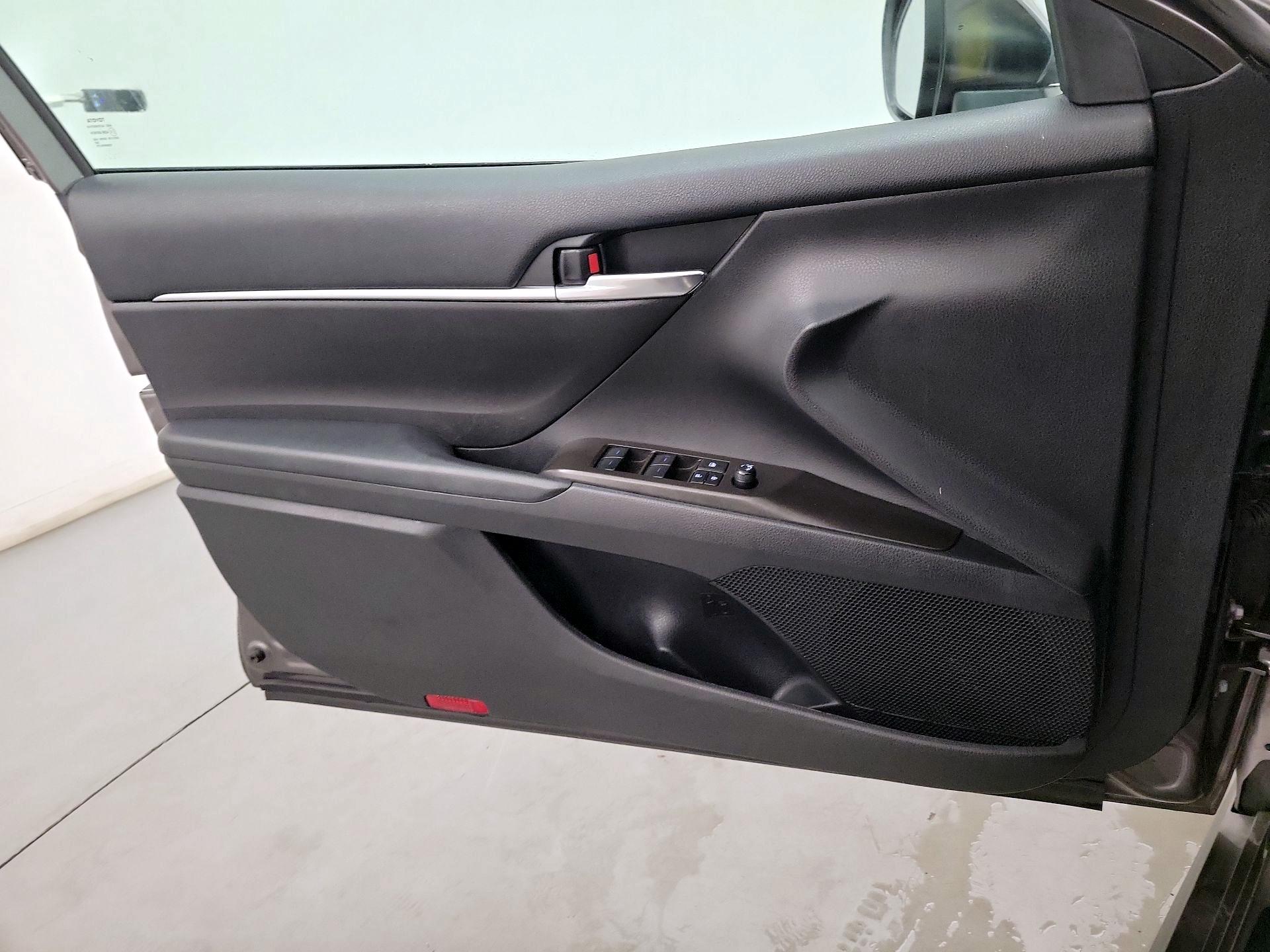 Thumbnail: 2022 Toyota Camry - 10