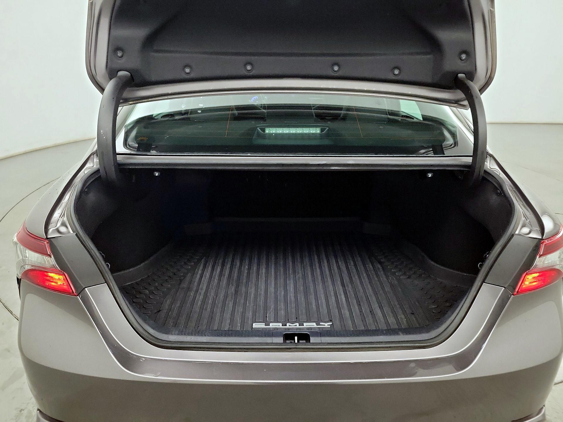 Thumbnail: 2022 Toyota Camry - 18