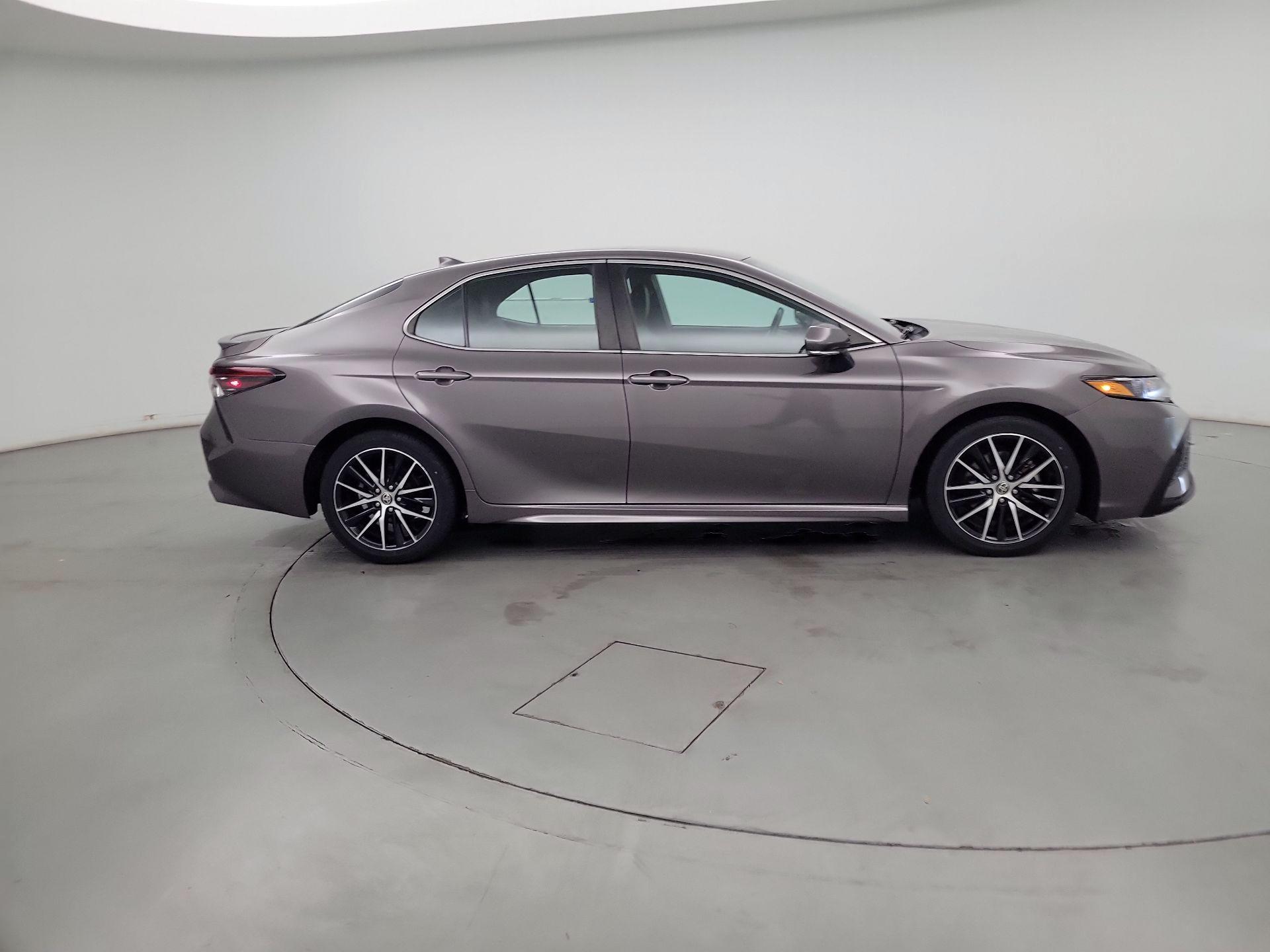 Thumbnail: 2022 Toyota Camry - 4