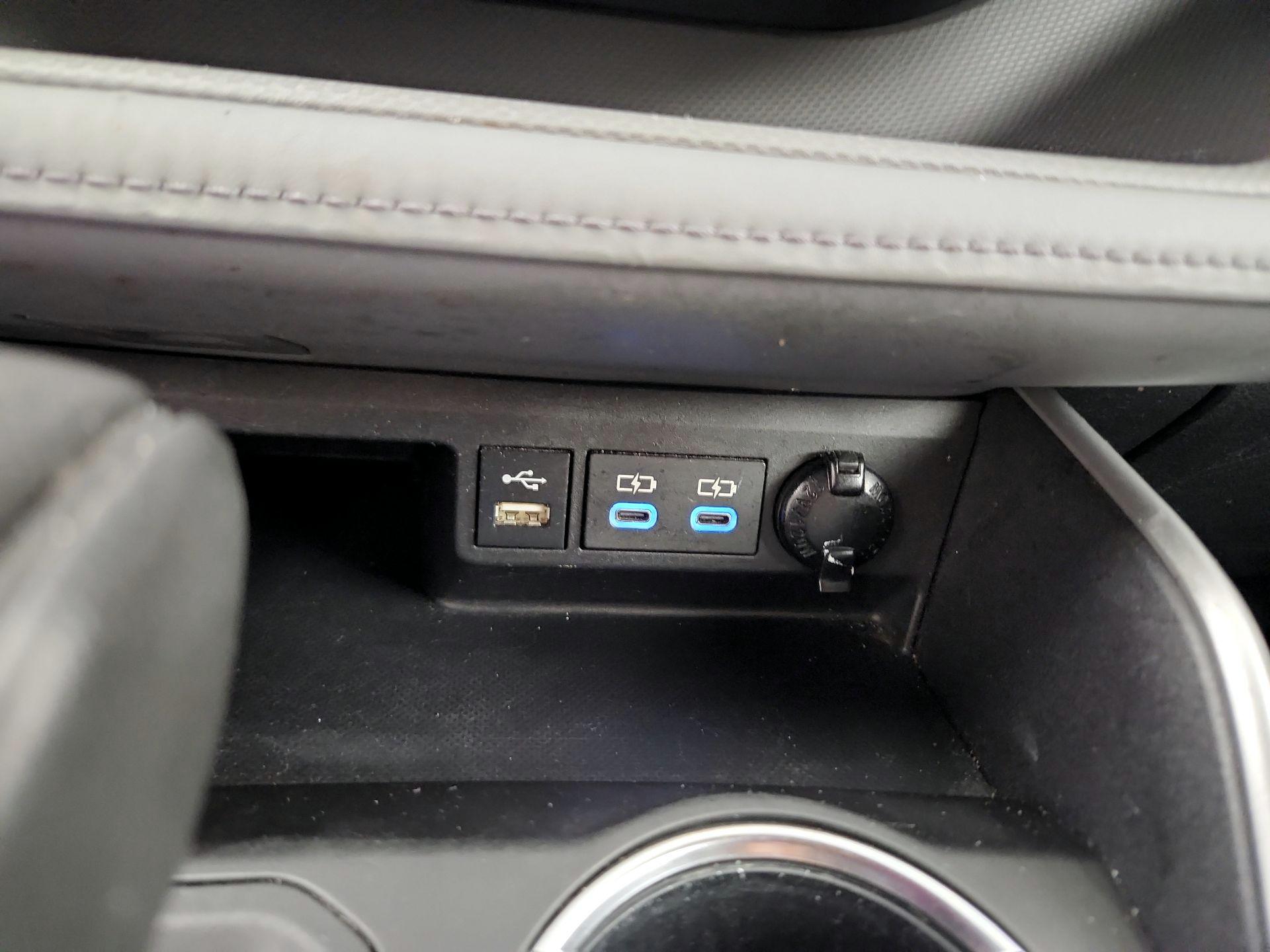 Thumbnail: 2022 Toyota Highlander - 16