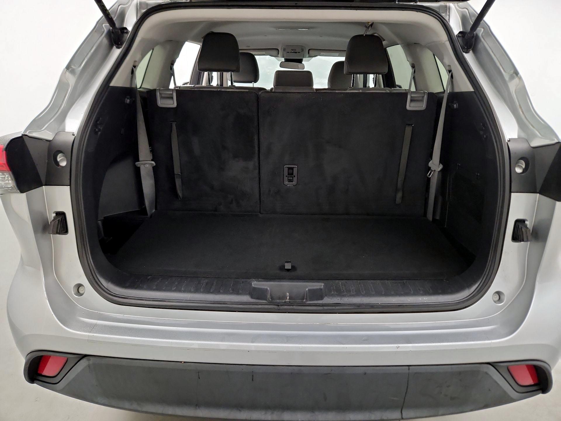 Thumbnail: 2022 Toyota Highlander - 19