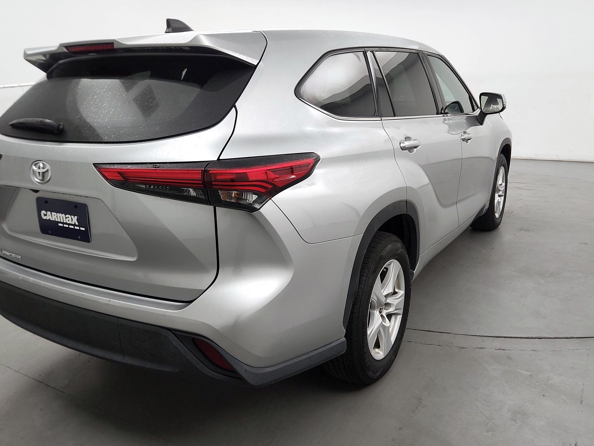 Thumbnail: 2022 Toyota Highlander - 5