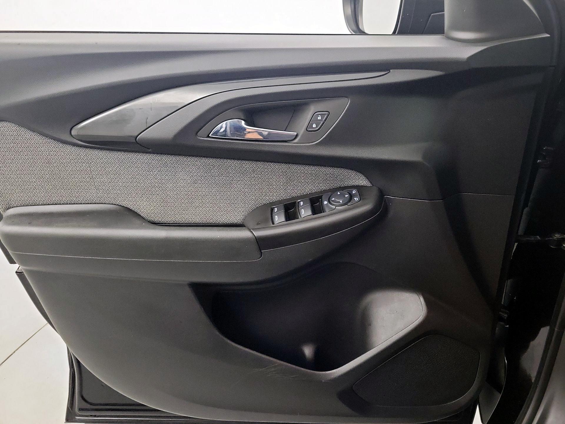 Thumbnail: 2022 Chevrolet TrailBlazer - 10