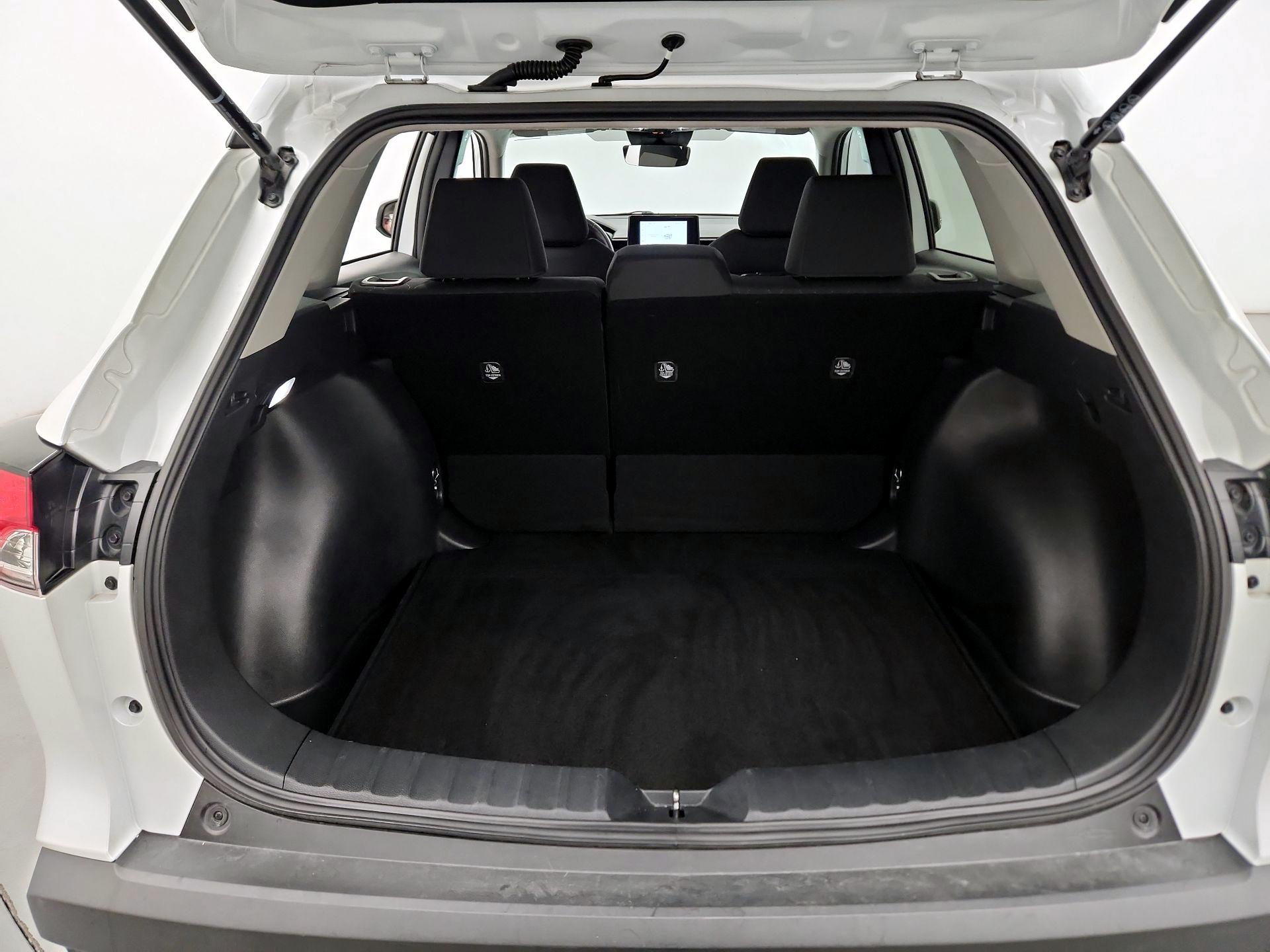 Thumbnail: 2024 Toyota Corolla Cross - 18