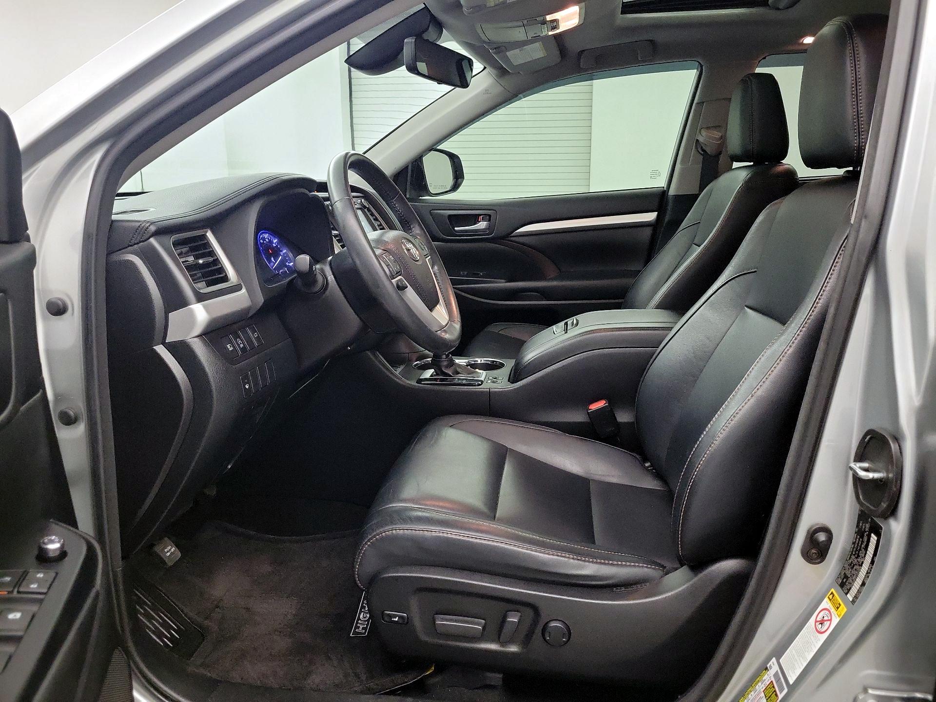 Thumbnail: 2018 Toyota Highlander - 9