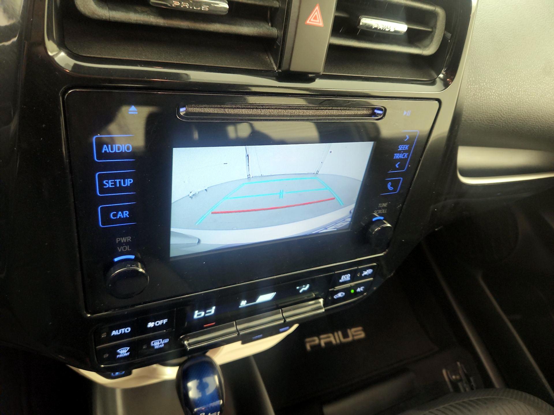 Thumbnail: 2017 Toyota Prius - 12