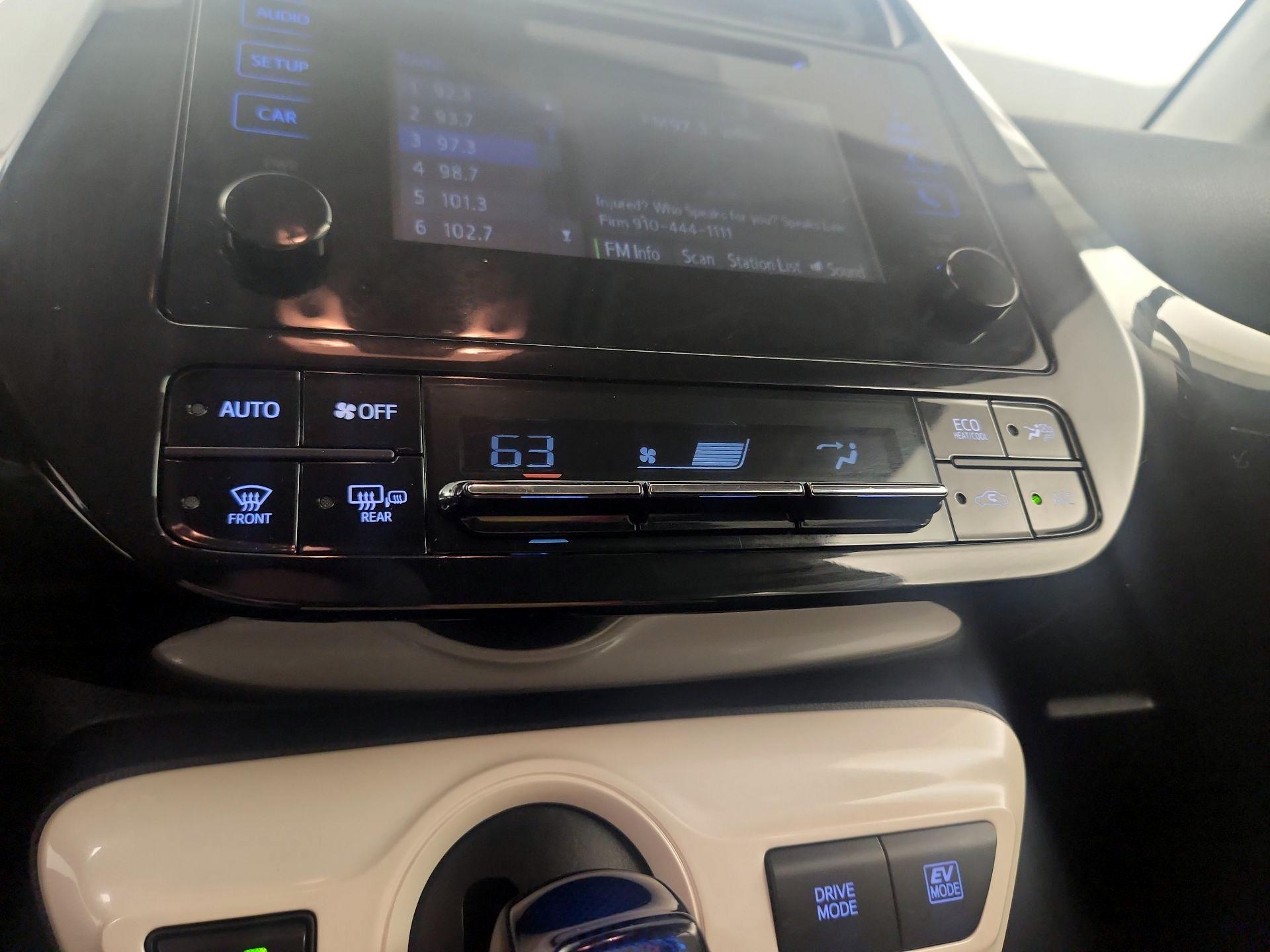 Thumbnail: 2017 Toyota Prius - 14