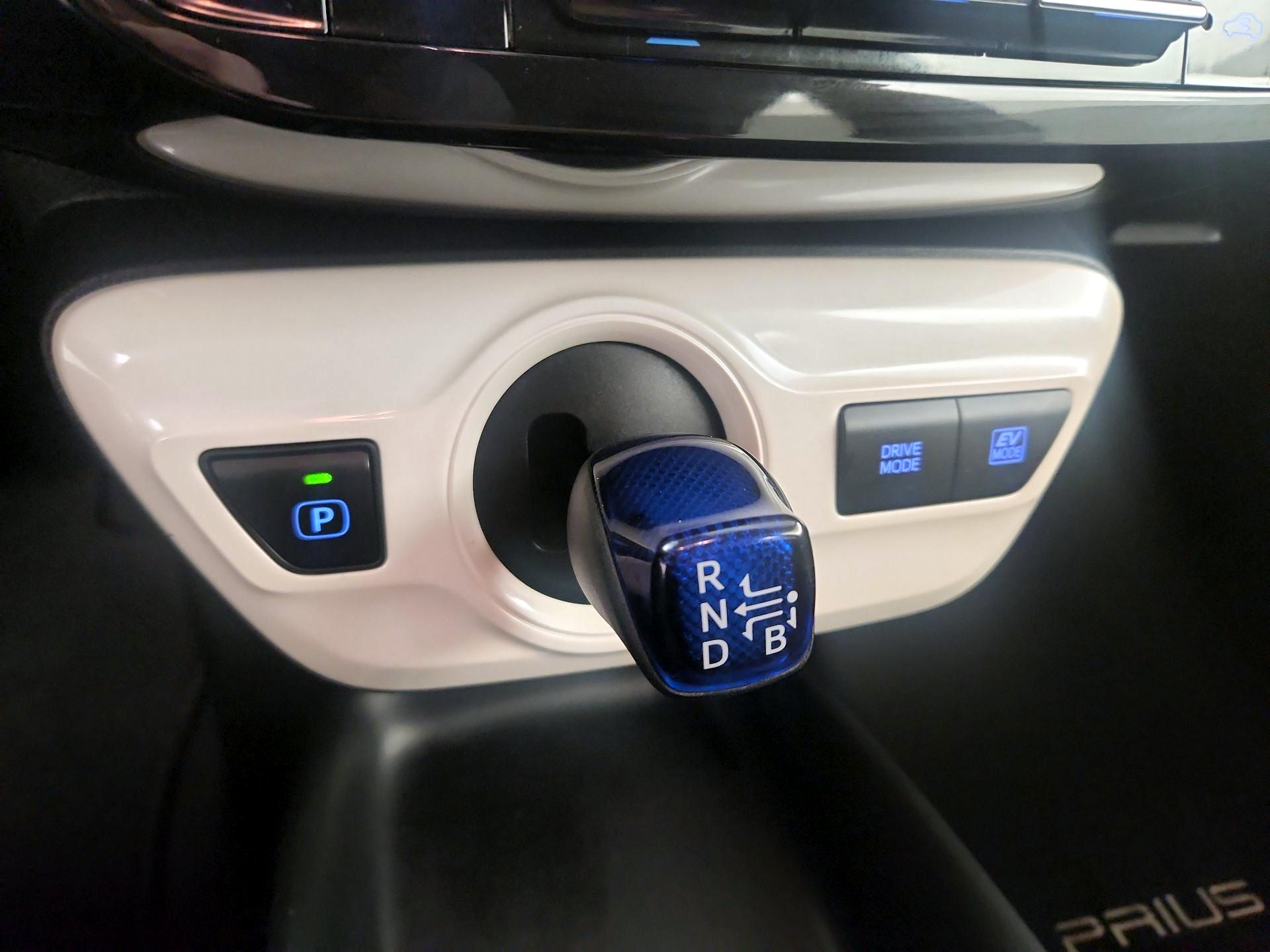 Thumbnail: 2017 Toyota Prius - 15