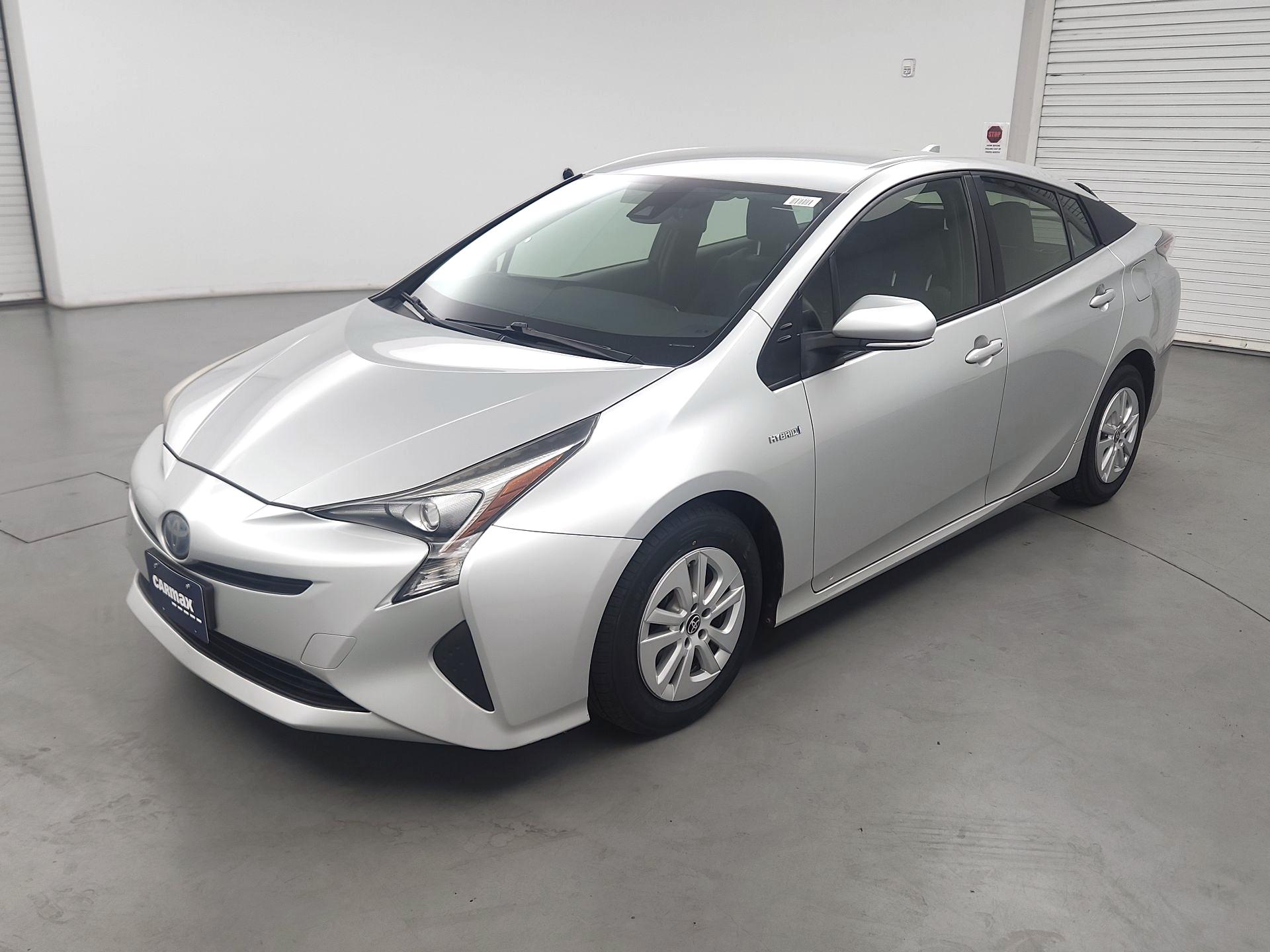 Thumbnail: 2017 Toyota Prius - 3