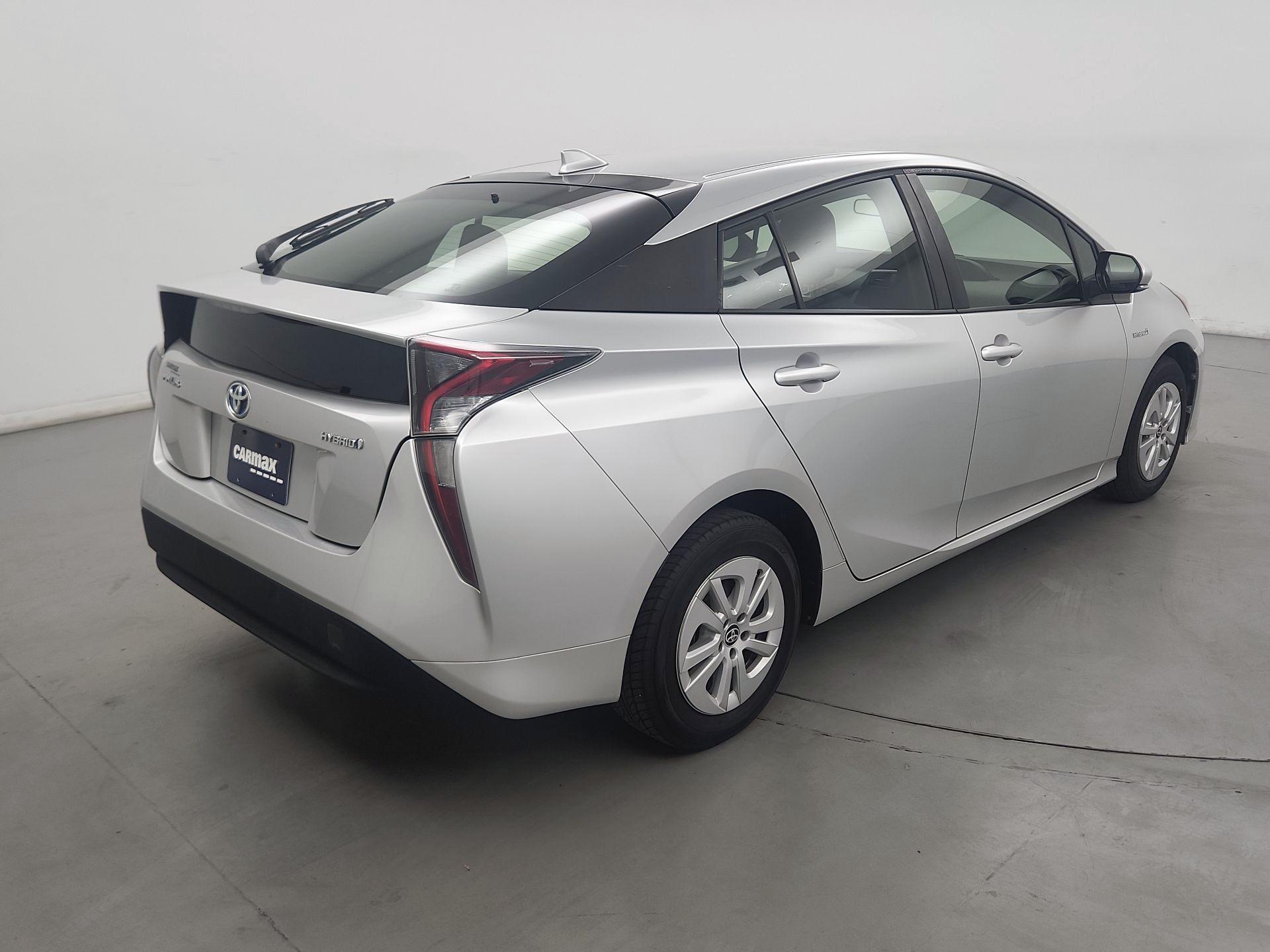 Thumbnail: 2017 Toyota Prius - 5